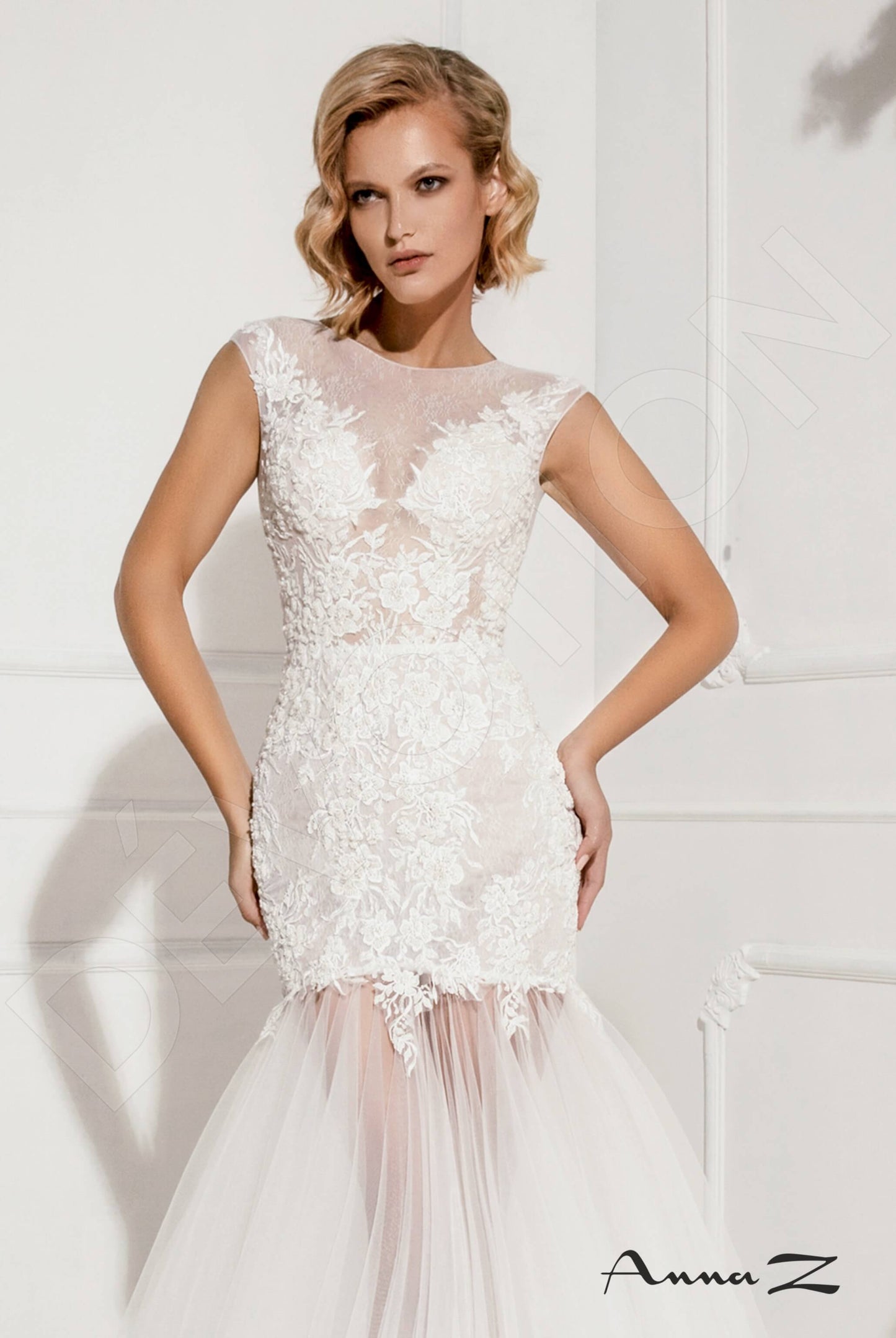 Laurina Full back Sheath/Column Sleeveless Wedding Dress 2