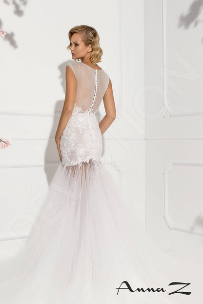 Laurina Full back Sheath/Column Sleeveless Wedding Dress Back
