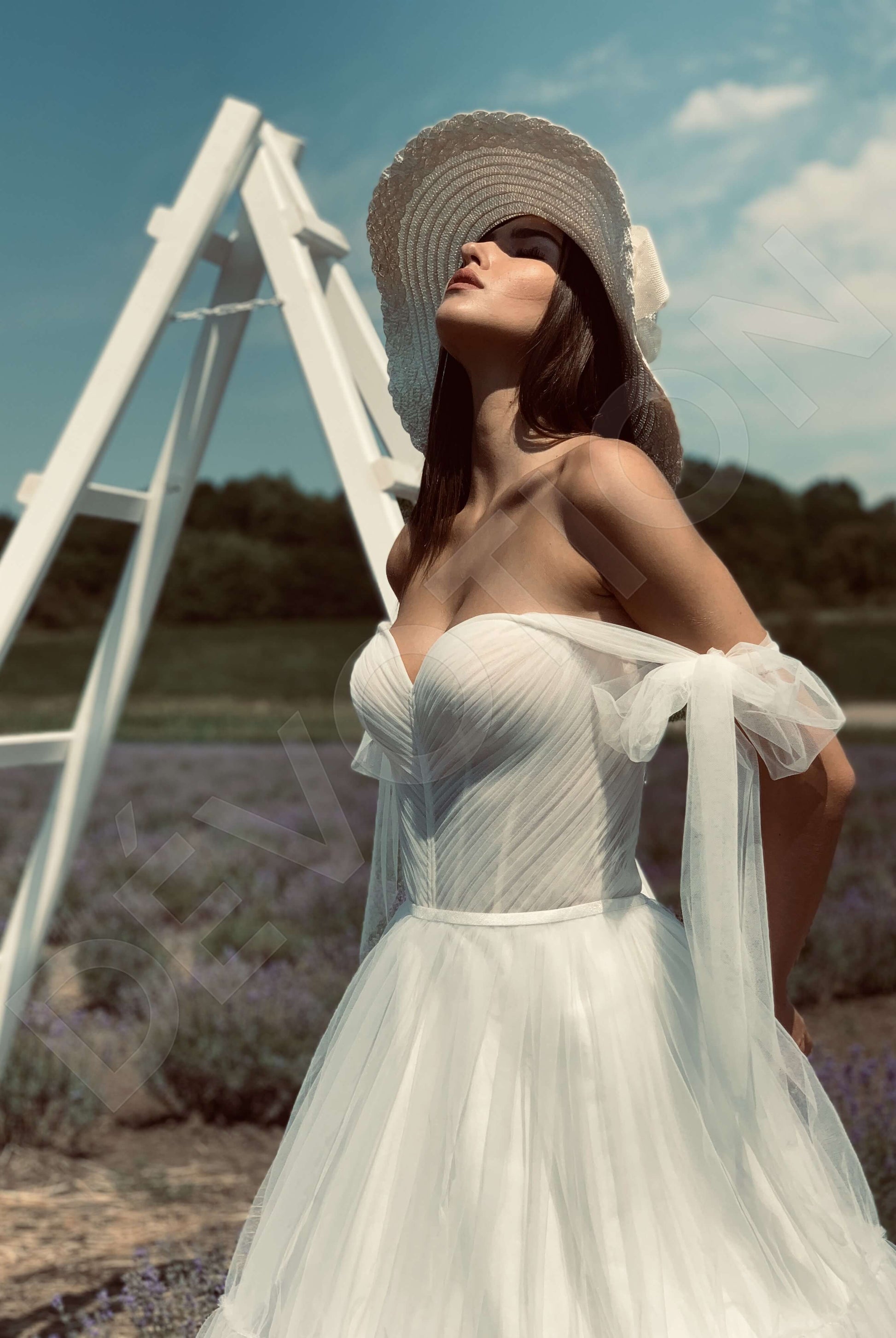 Avelin A-line Sweetheart Ivory Wedding dress