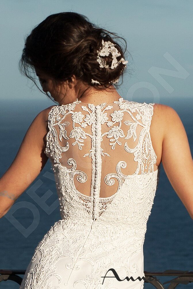 Mavritana Full back Sheath/Column Sleeveless Wedding Dress 3