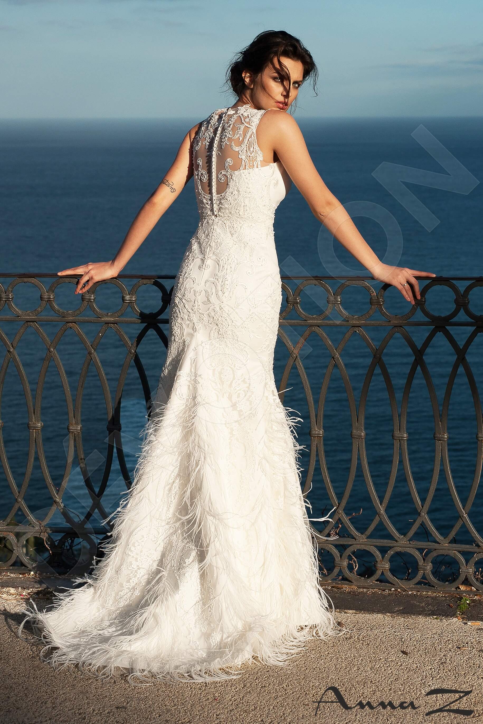 Mavritana Sheath/Column Jewel Ivory Wedding dress