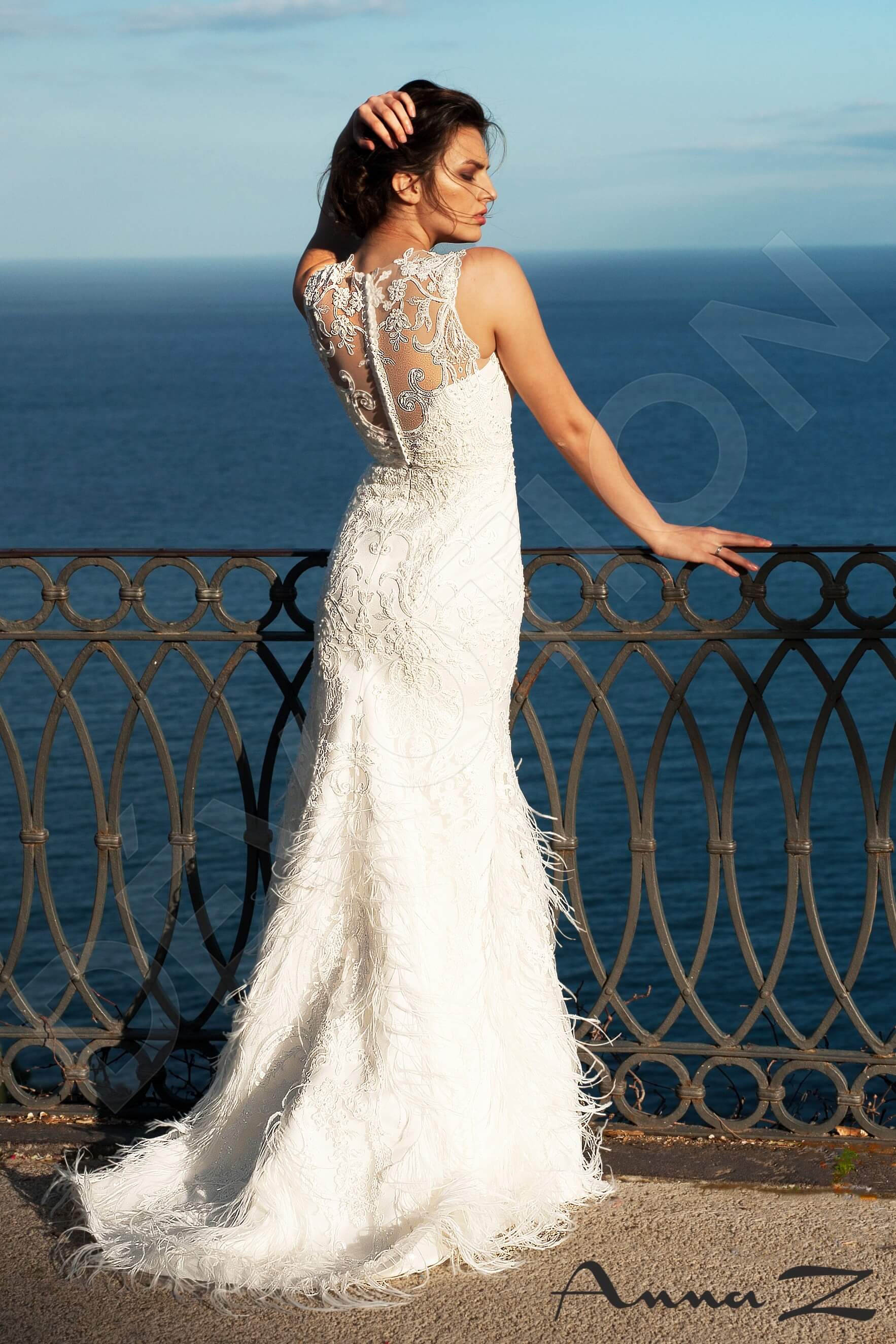 Mavritana Sheath/Column Jewel Ivory Wedding dress
