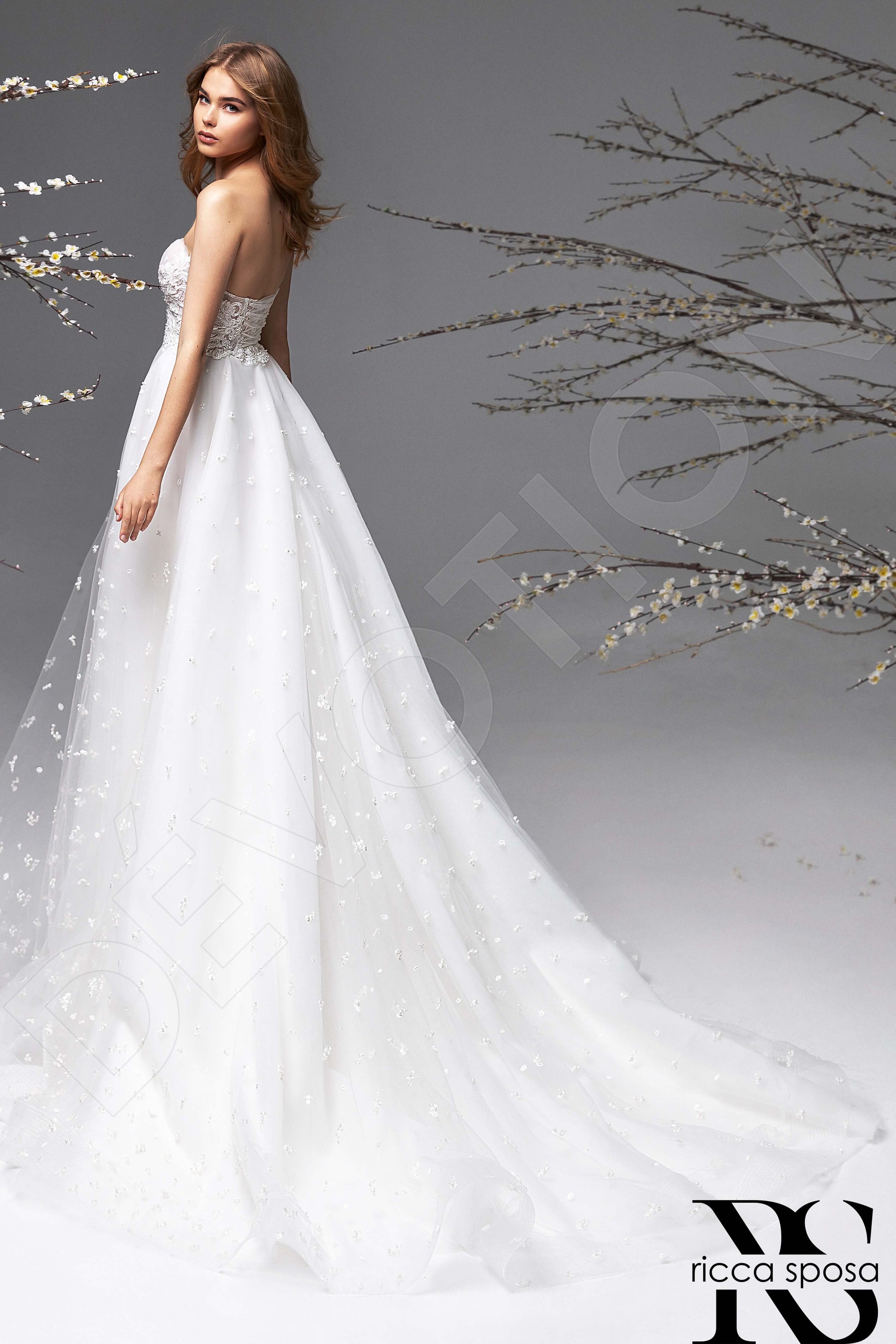 Peonia A-line Sweetheart Nude Ivory Wedding dress