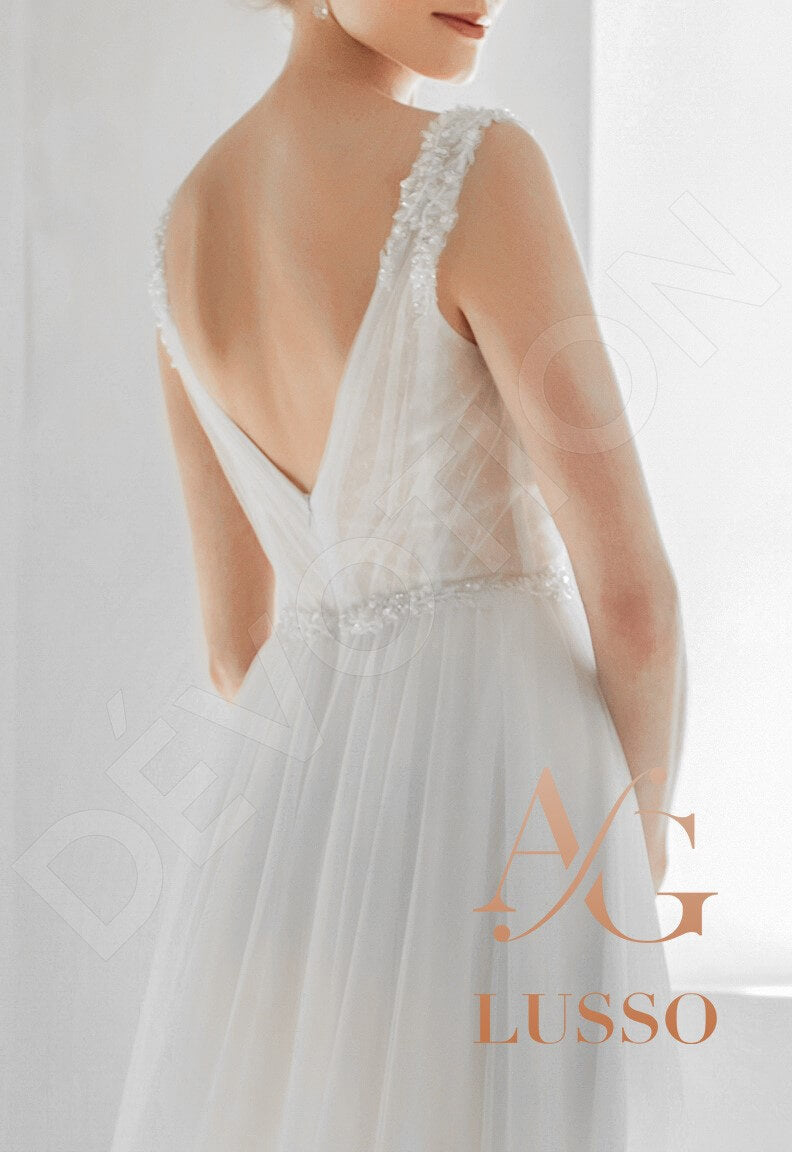 Chloelini Open back Sheath/Column Sleeveless Wedding Dress 3