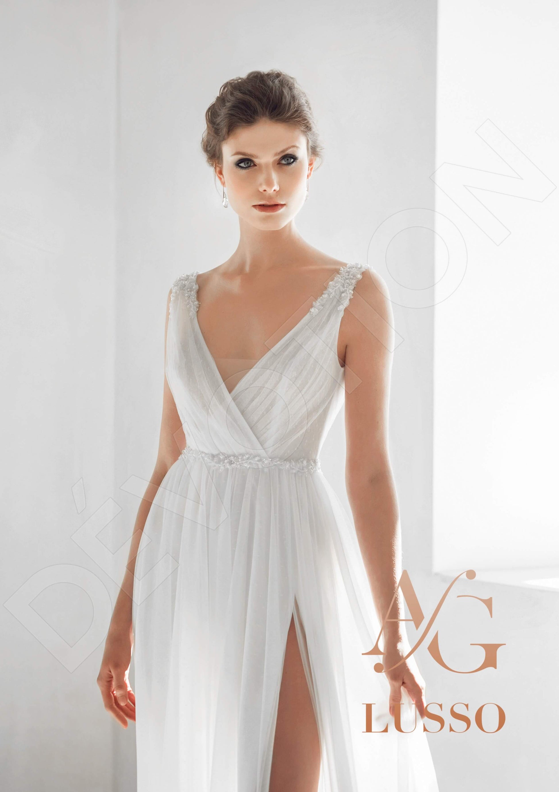 Chloelini Sheath/Column V-neck Mediumivory Wedding dress