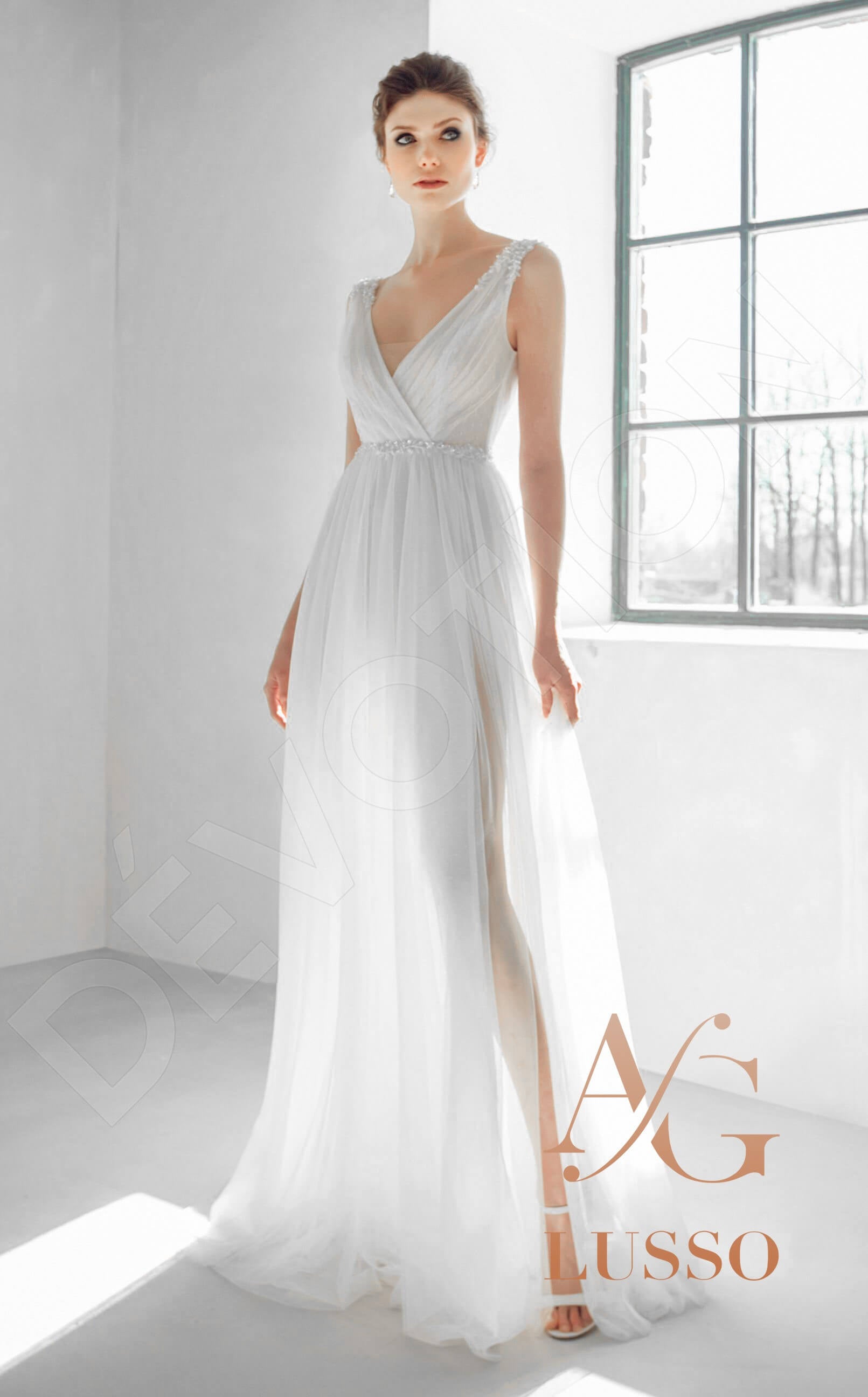 Chloelini Sheath/Column V-neck Mediumivory Wedding dress