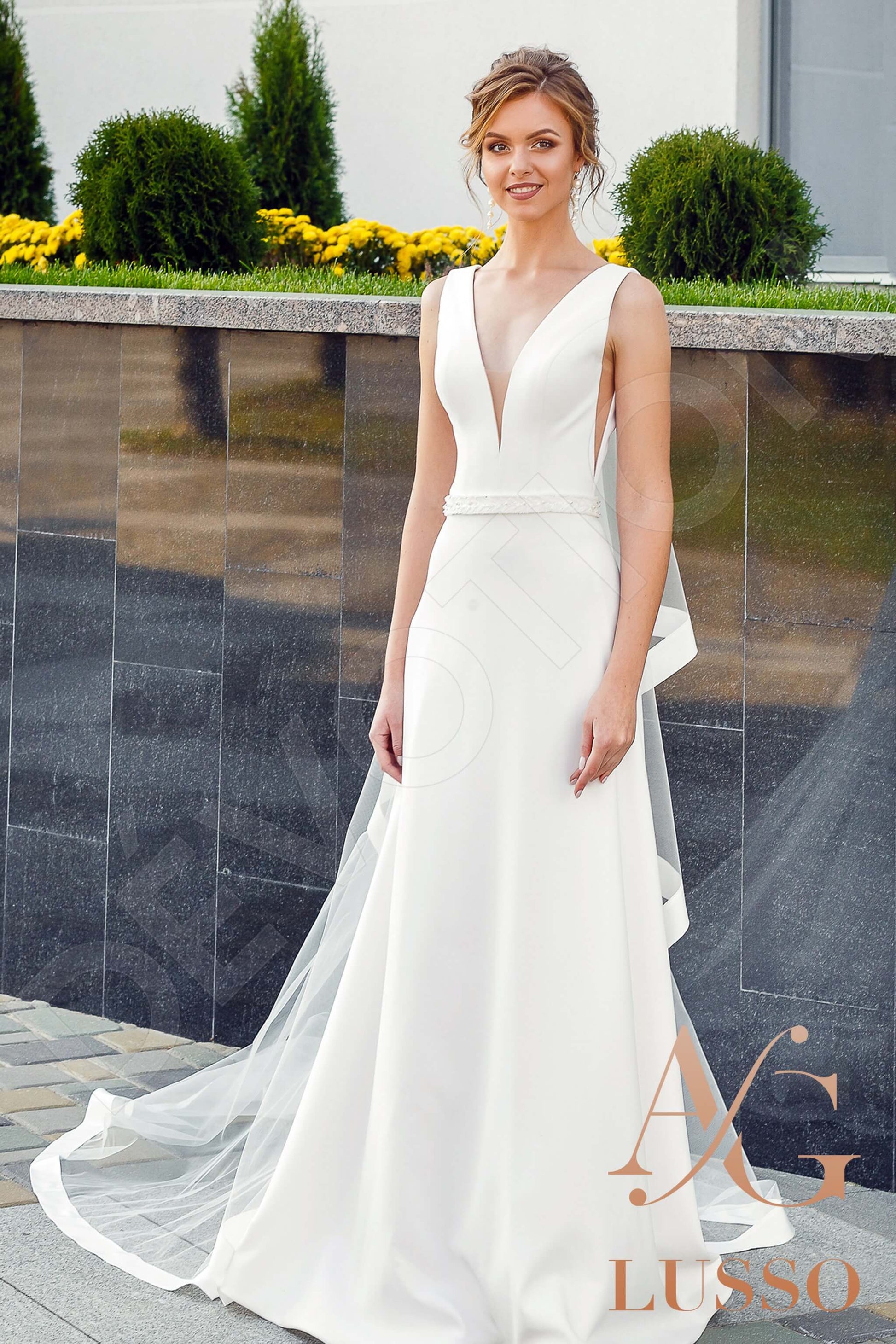 Taylor Sheath/Column V-neck LightMilk Wedding dress