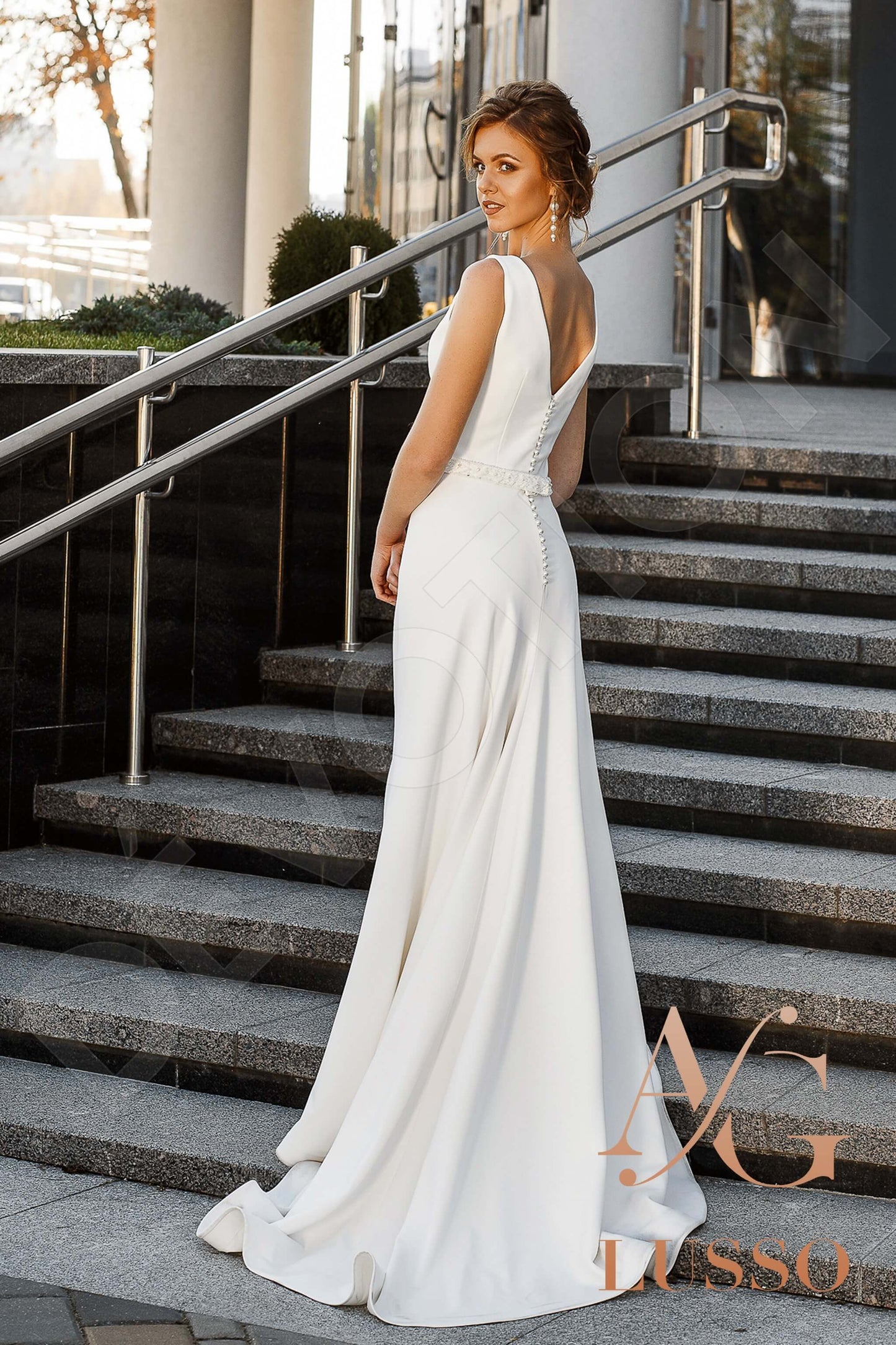 Taylor Open back Sheath/Column Sleeveless Wedding Dress 10