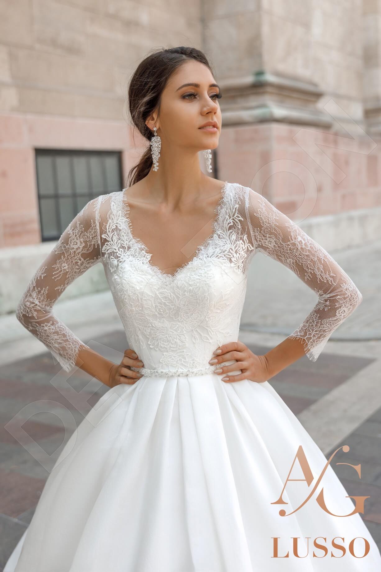 Alohi Full back A-line 3/4 sleeve Wedding Dress 3