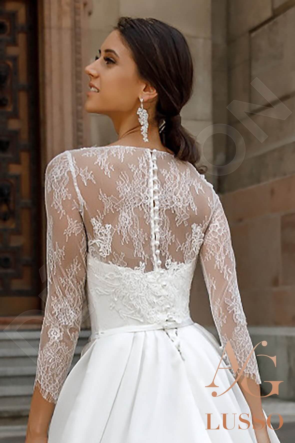 Alohi Full back A-line 3/4 sleeve Wedding Dress 4