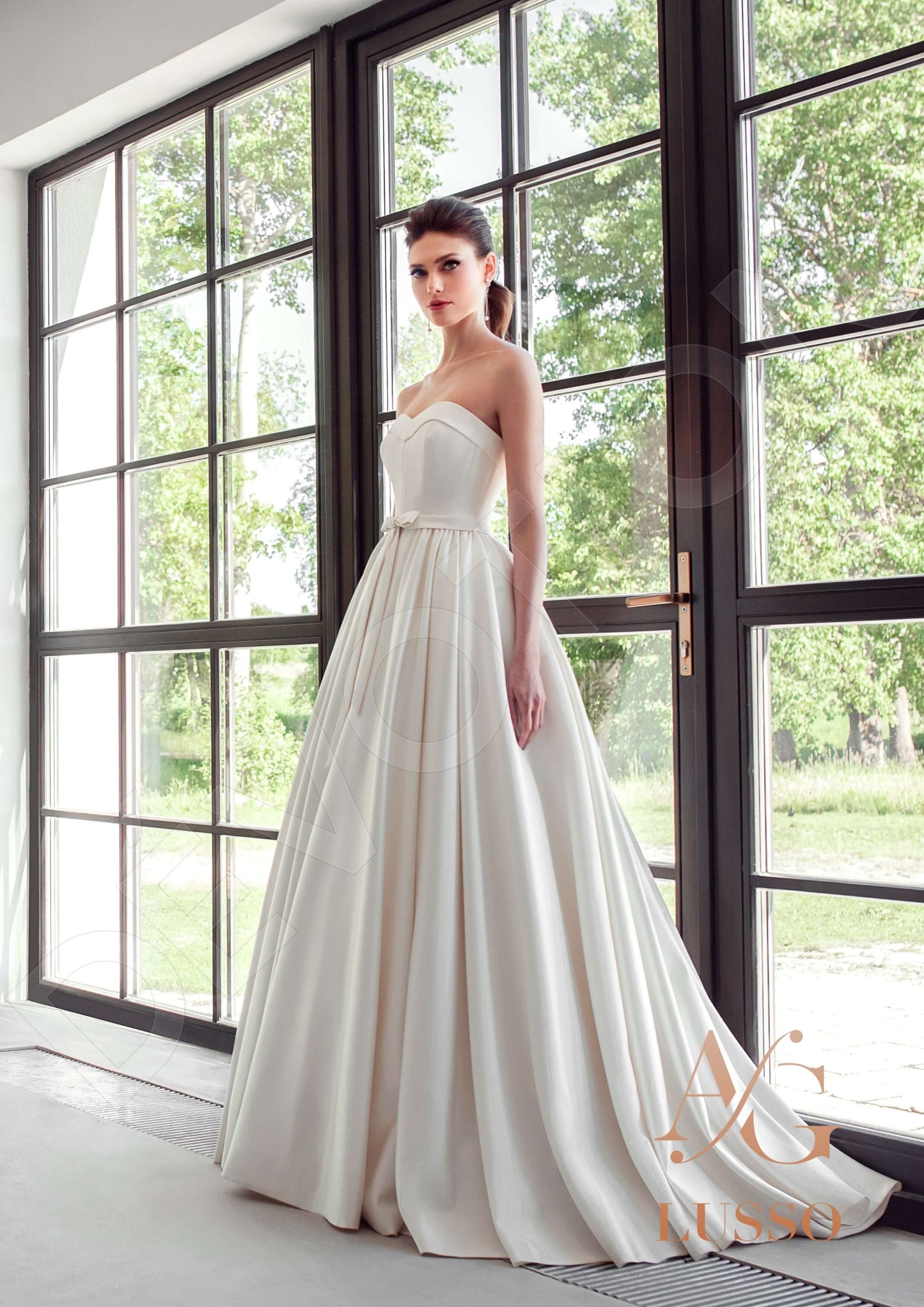 Scarlettia Open back A-line Sleeveless Wedding Dress 3