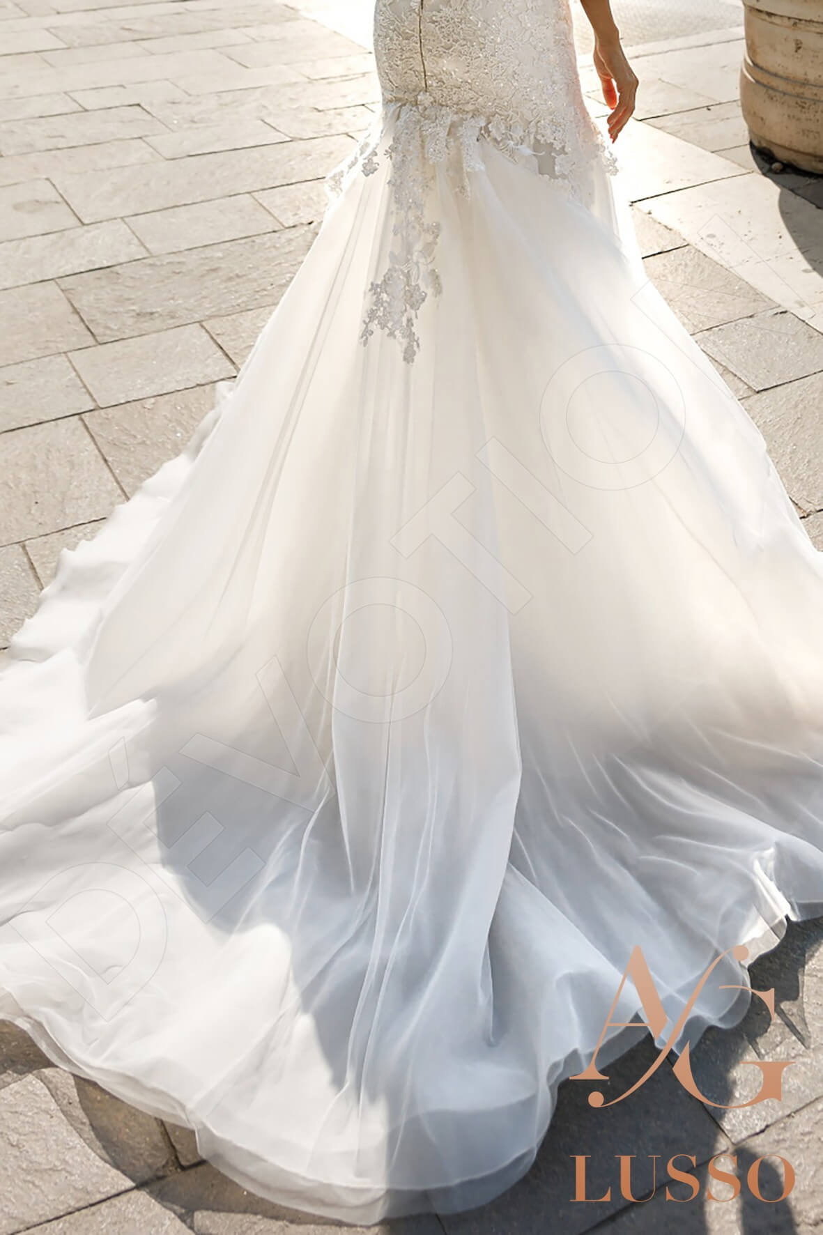 Fotini Trumpet/Mermaid V-neck Ivory Wedding dress