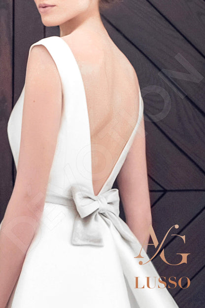 Sophily Open back A-line Sleeveless Wedding Dress 5