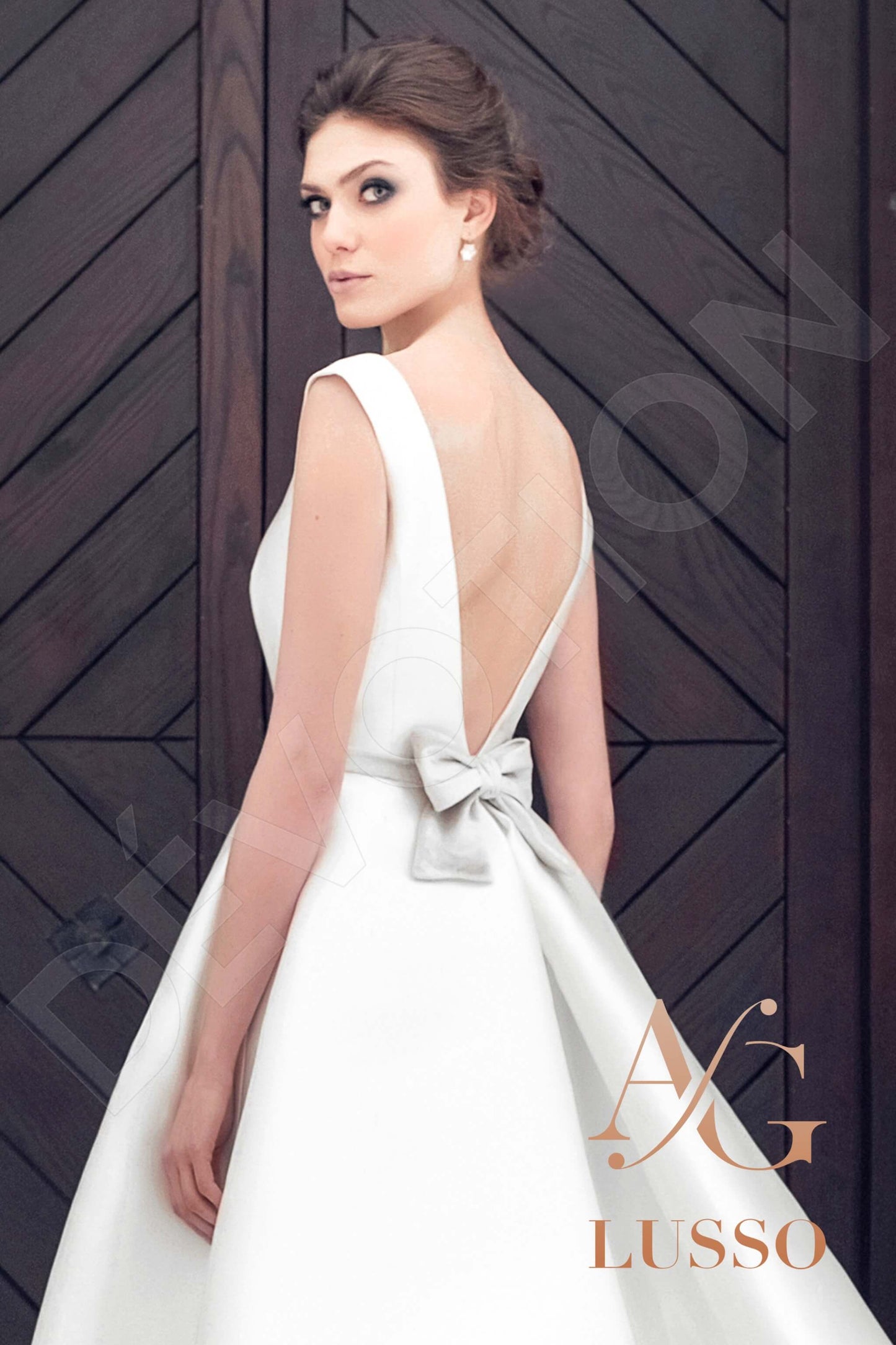 Sophily Open back A-line Sleeveless Wedding Dress 3