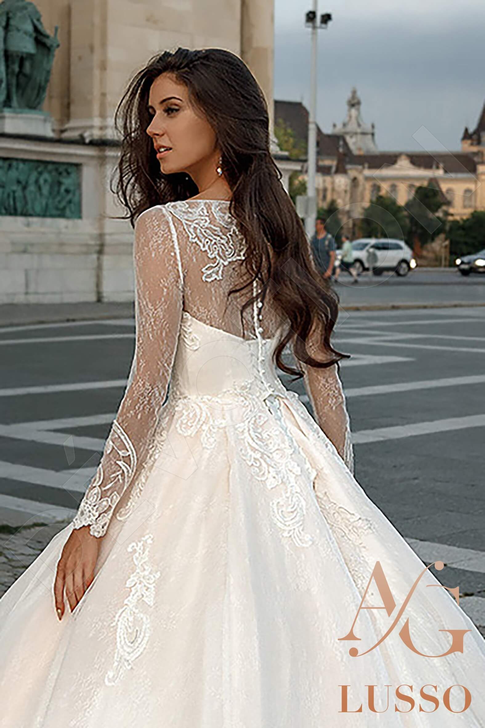 Jizzie Princess/Ball Gown Jewel Ivory Wedding dress