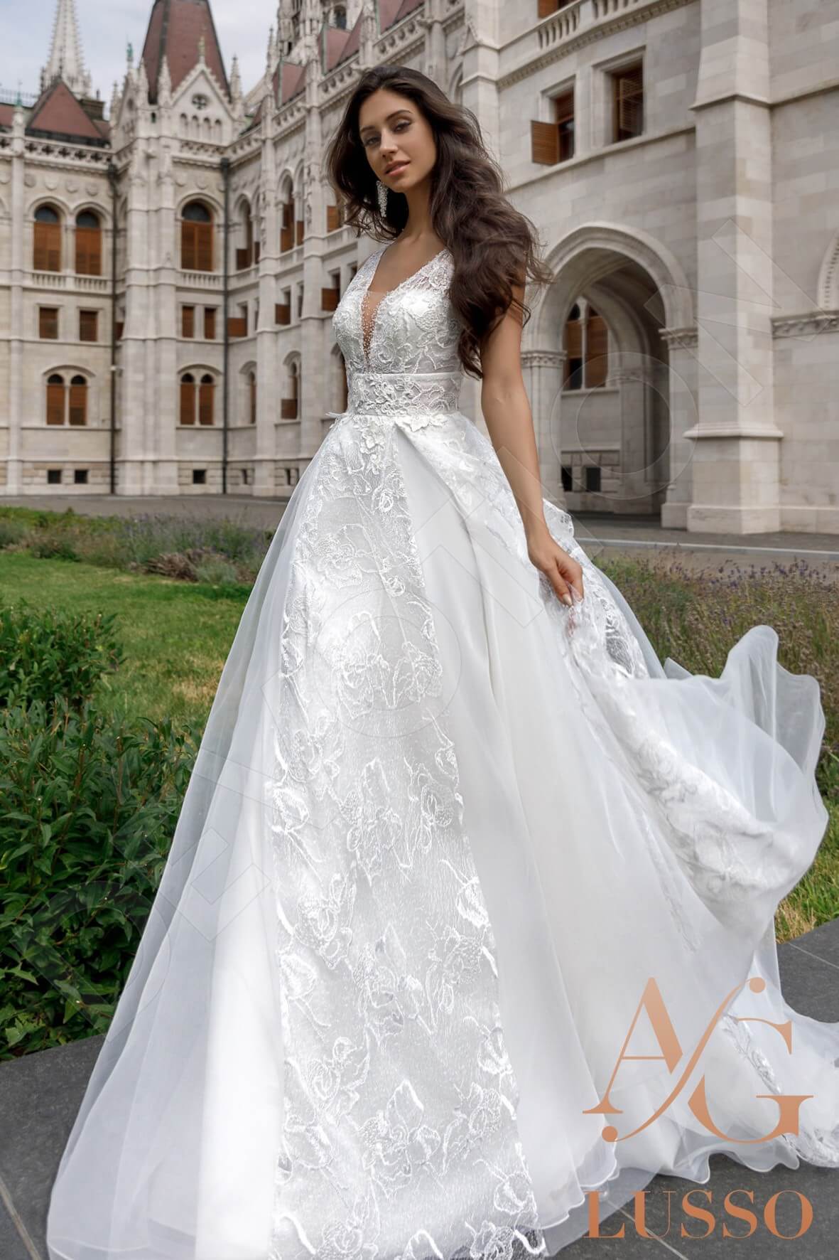Lysia A-line V-neck Ivory Wedding dress