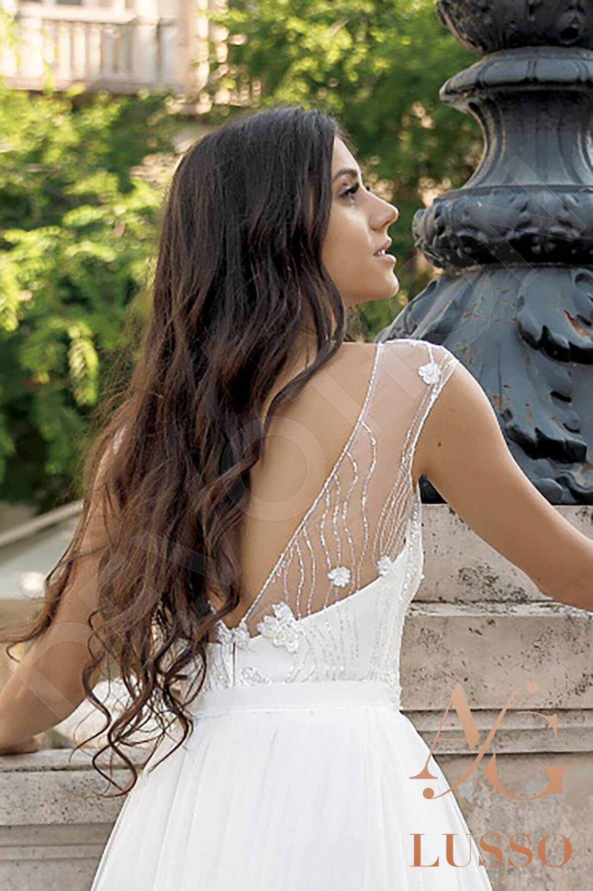 Ebba A-line V-neck Ivory Wedding dress