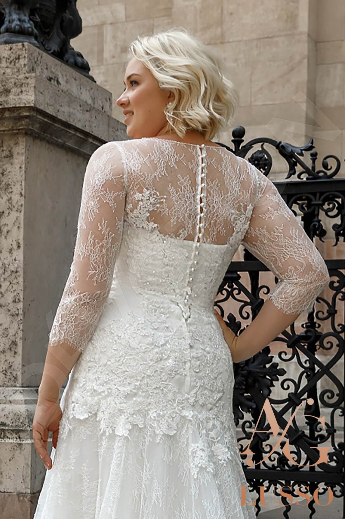 Braan Full back A-line 3/4 sleeve Wedding Dress 3