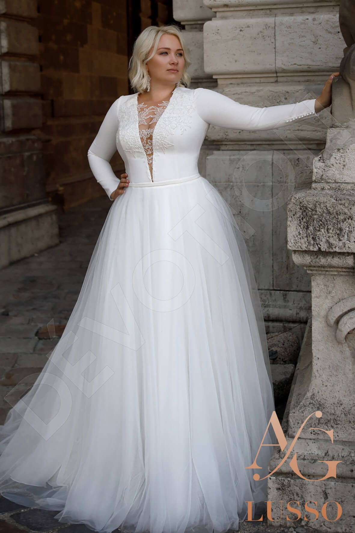 Kret Full back Princess/Ball Gown Long sleeve Wedding Dress Front