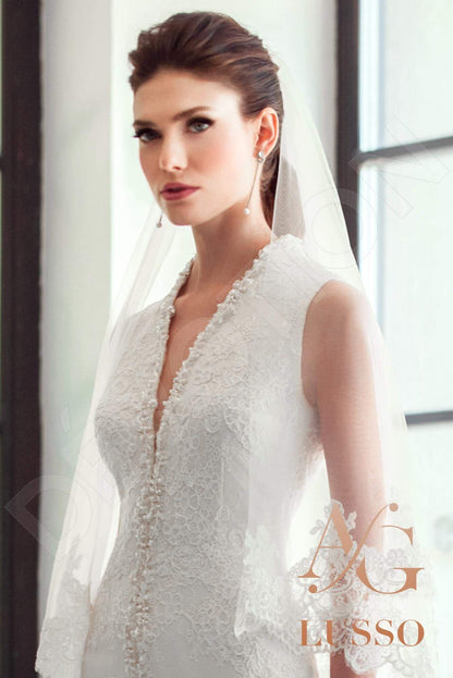 Hermie Full back Sheath/Column Sleeveless Wedding Dress 2