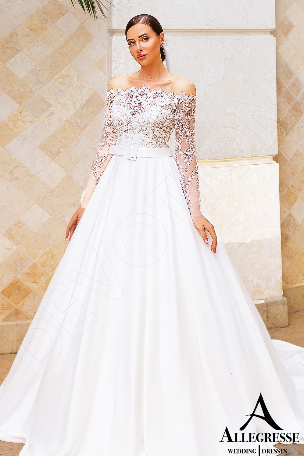 Melina Open back Princess/Ball Gown Long sleeve Wedding Dress Front