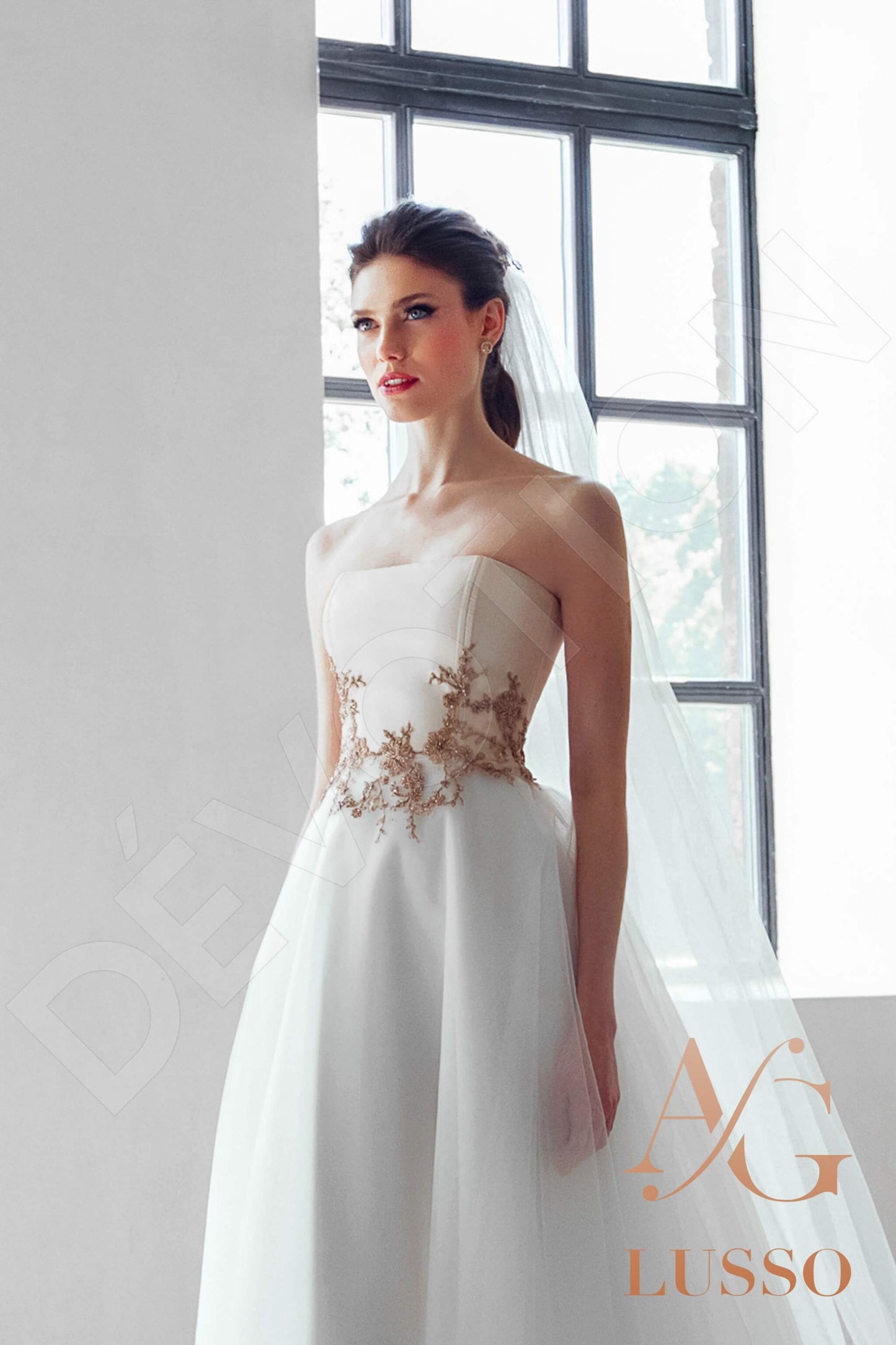 Salmar Open back A-line Strapless Wedding Dress 2