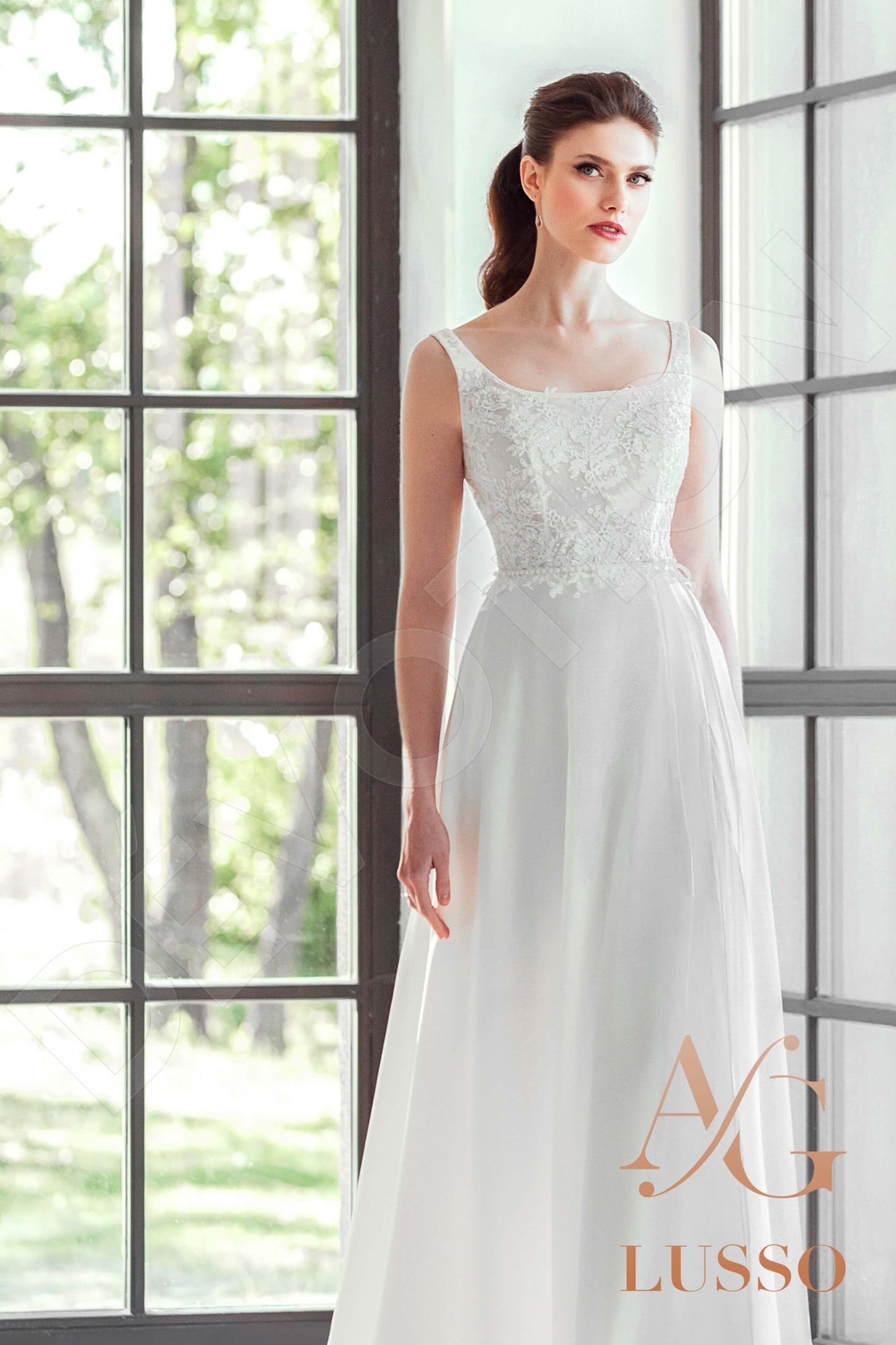 Synthy Open back A-line Sleeveless Wedding Dress 4