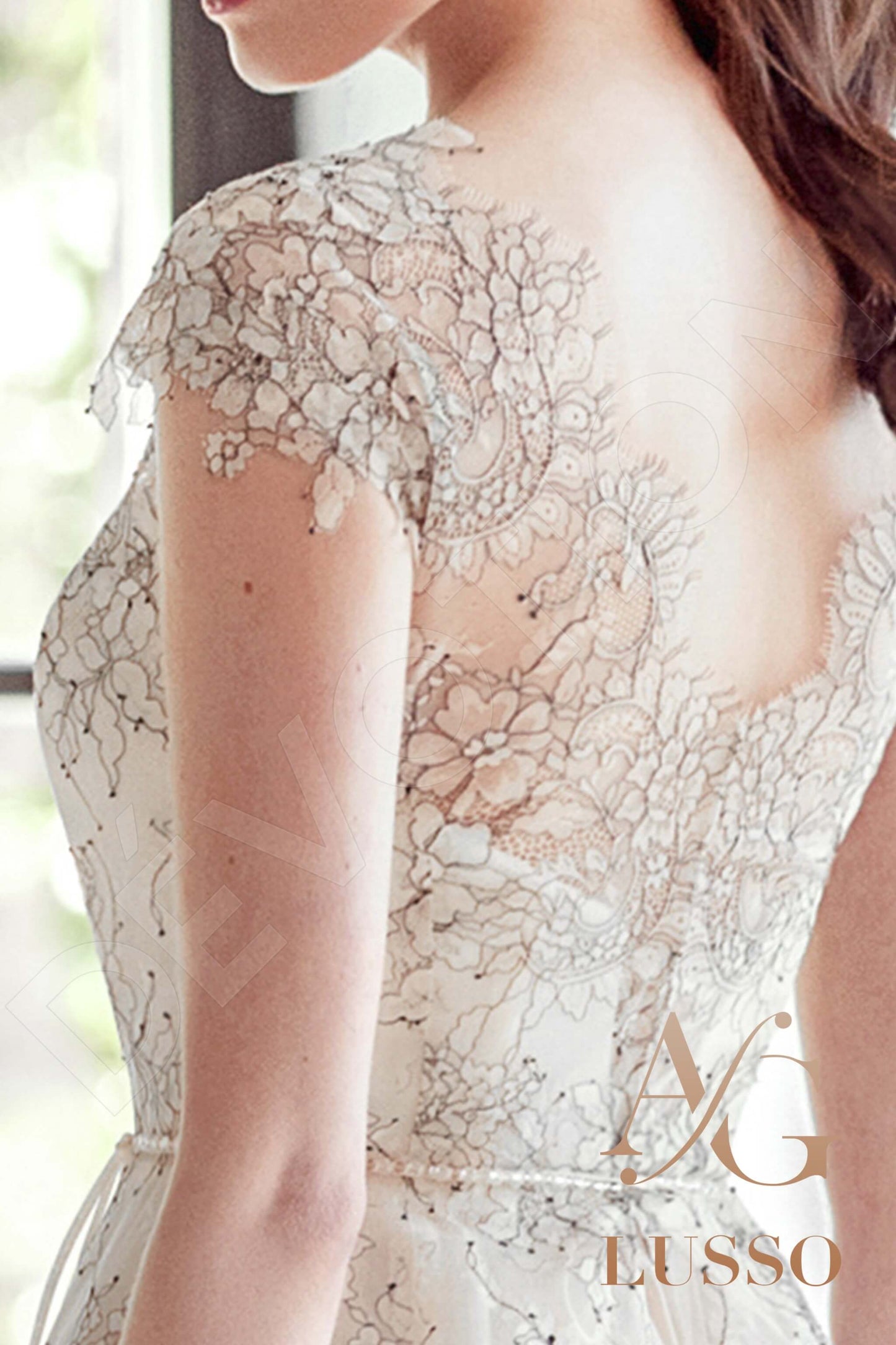 Stormia luxury Open back A-line Sleeveless Wedding Dress 4