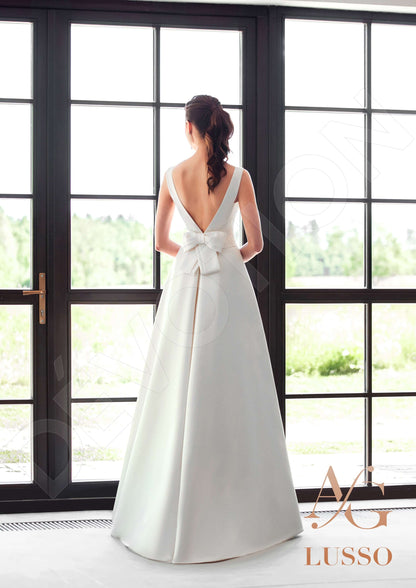 Dinisia Open back A-line Sleeveless Wedding Dress 3