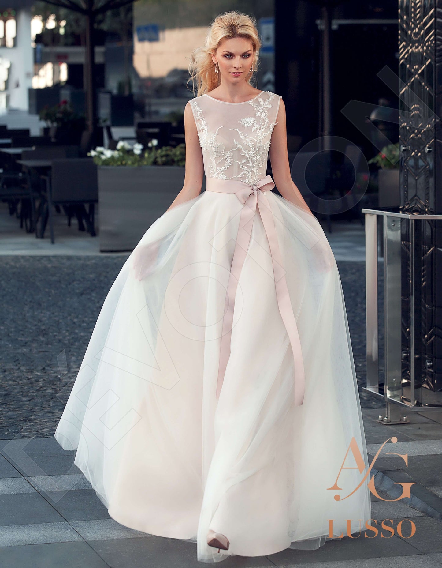 Lermissa Open back A-line Sleeveless Wedding Dress 3