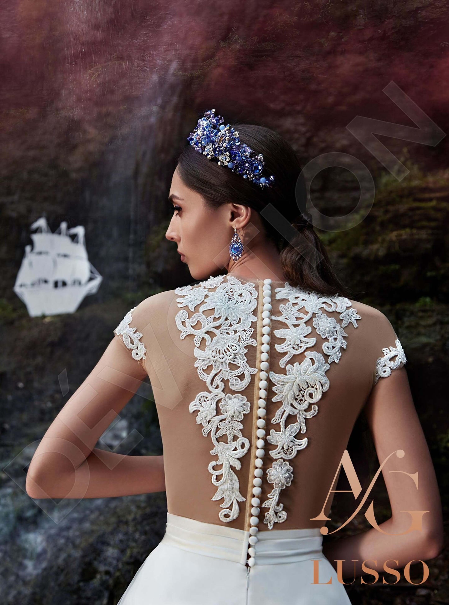 Milagros Short/ Cap sleeve A-line Full back Wedding Dress 3
