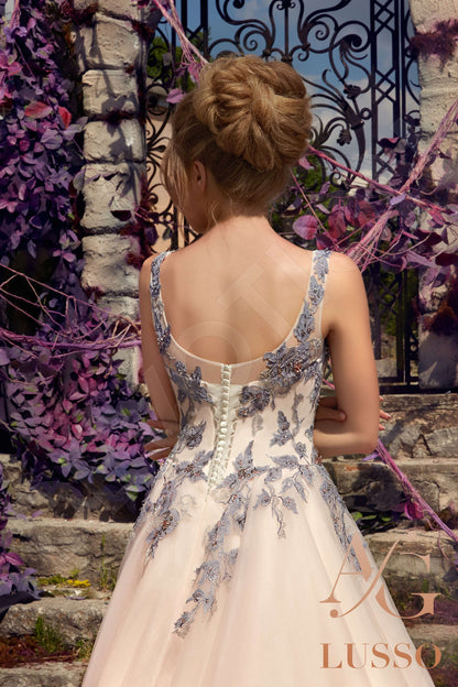 Alteera Open back A-line Sleeveless Wedding Dress 3