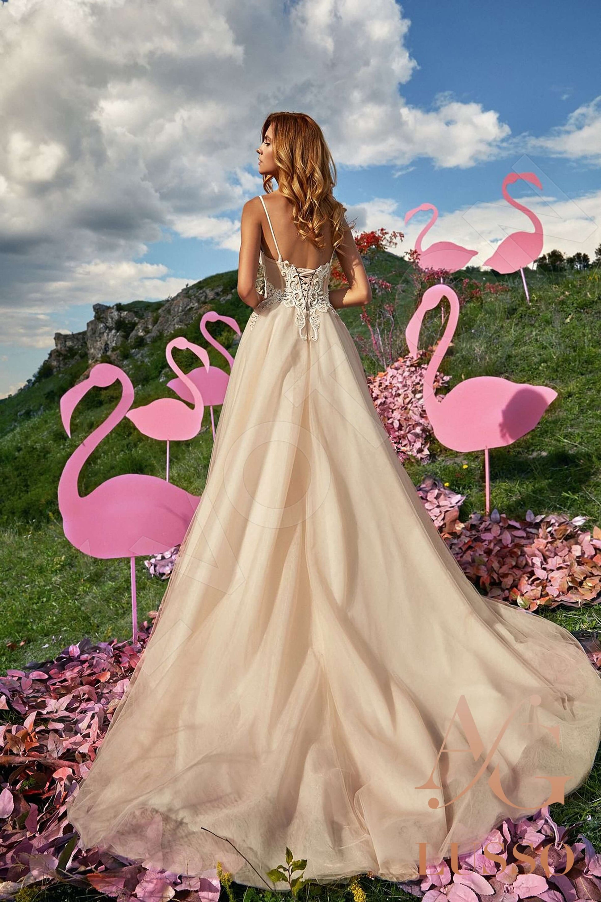 Nanita A-line Semi-Sweetheart Milk Cream Wedding dress