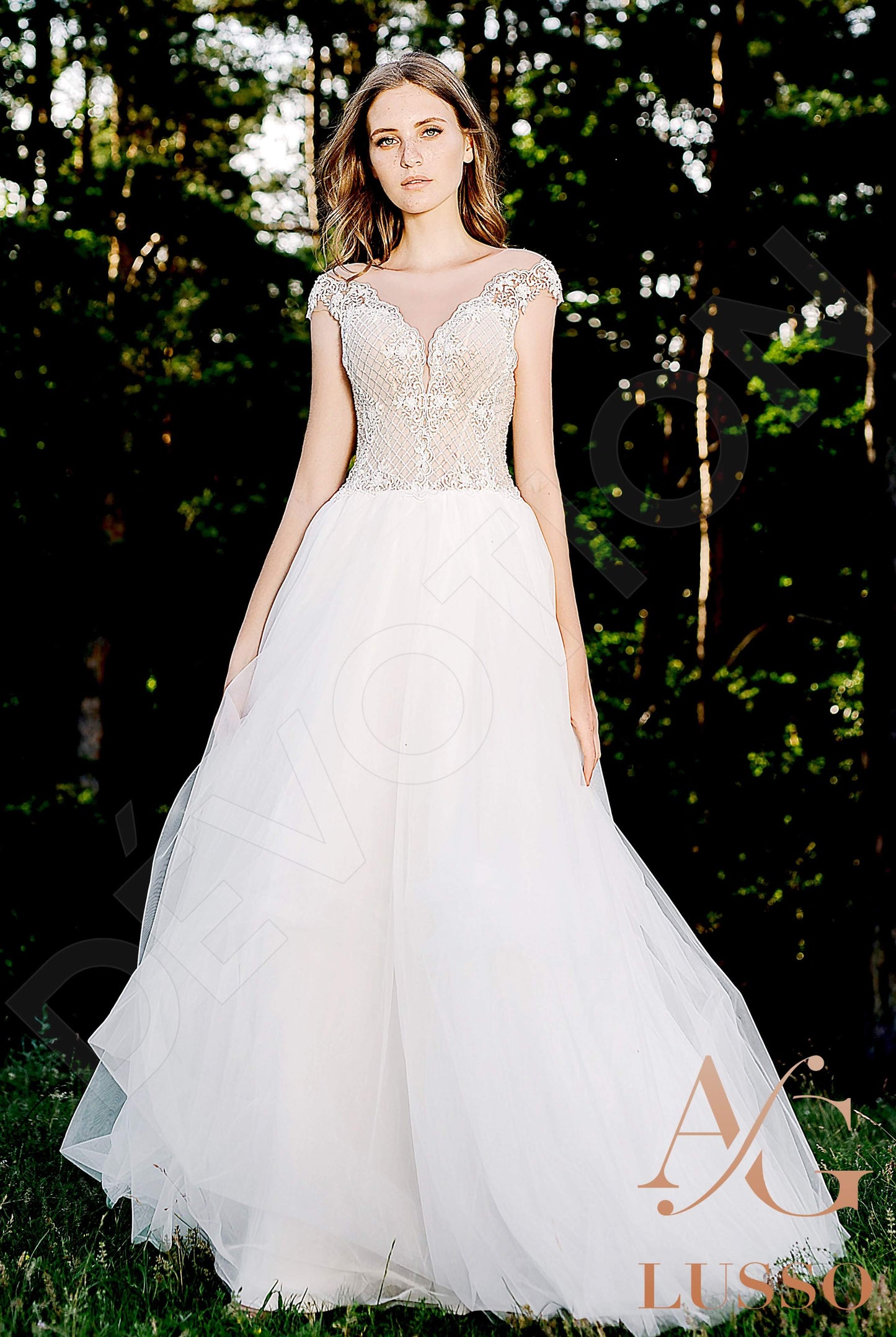 Quanesia Illusion back A-line Short/ Cap sleeve Wedding Dress 8