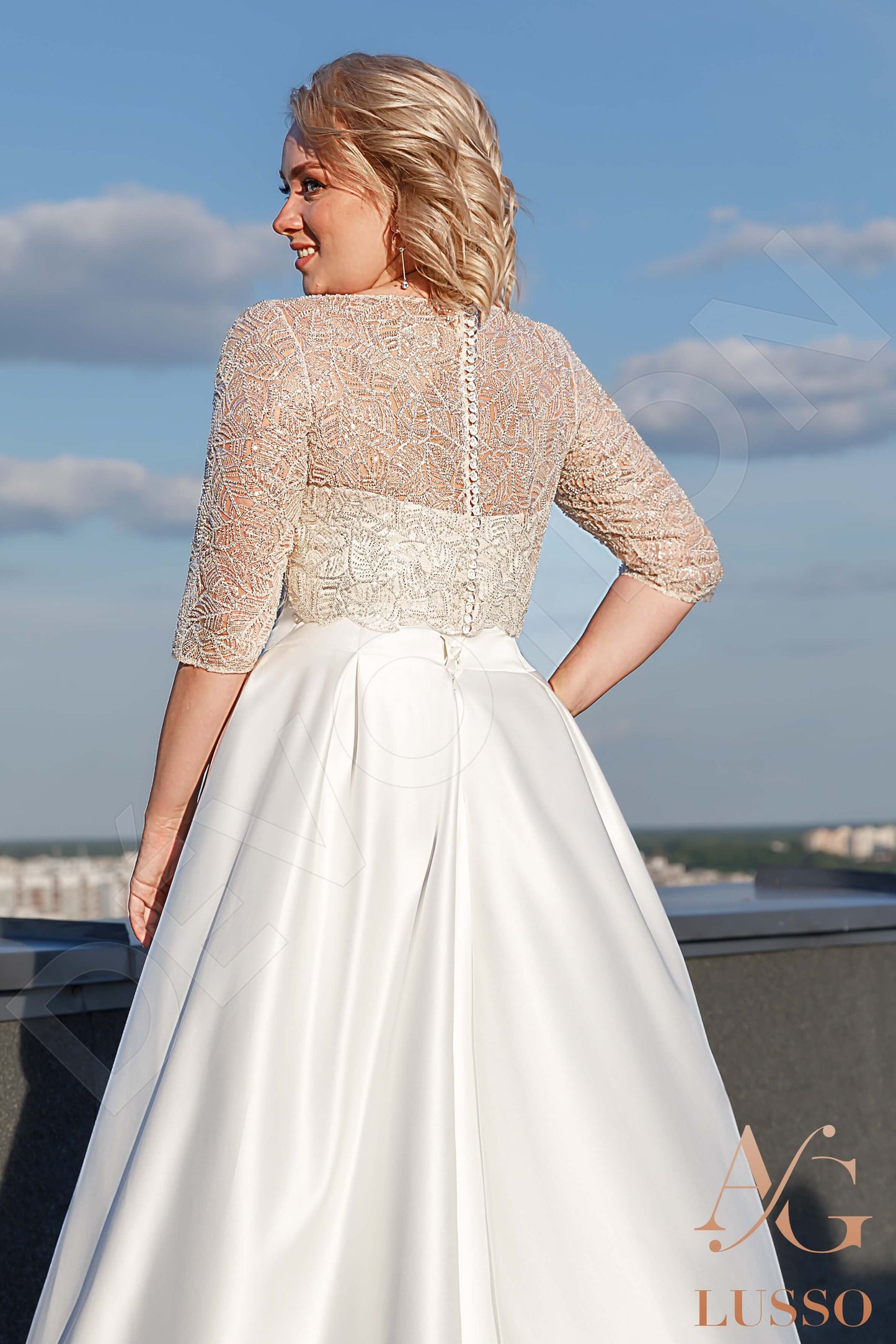 Nanea Full back A-line Sleeveless Wedding Dress 3