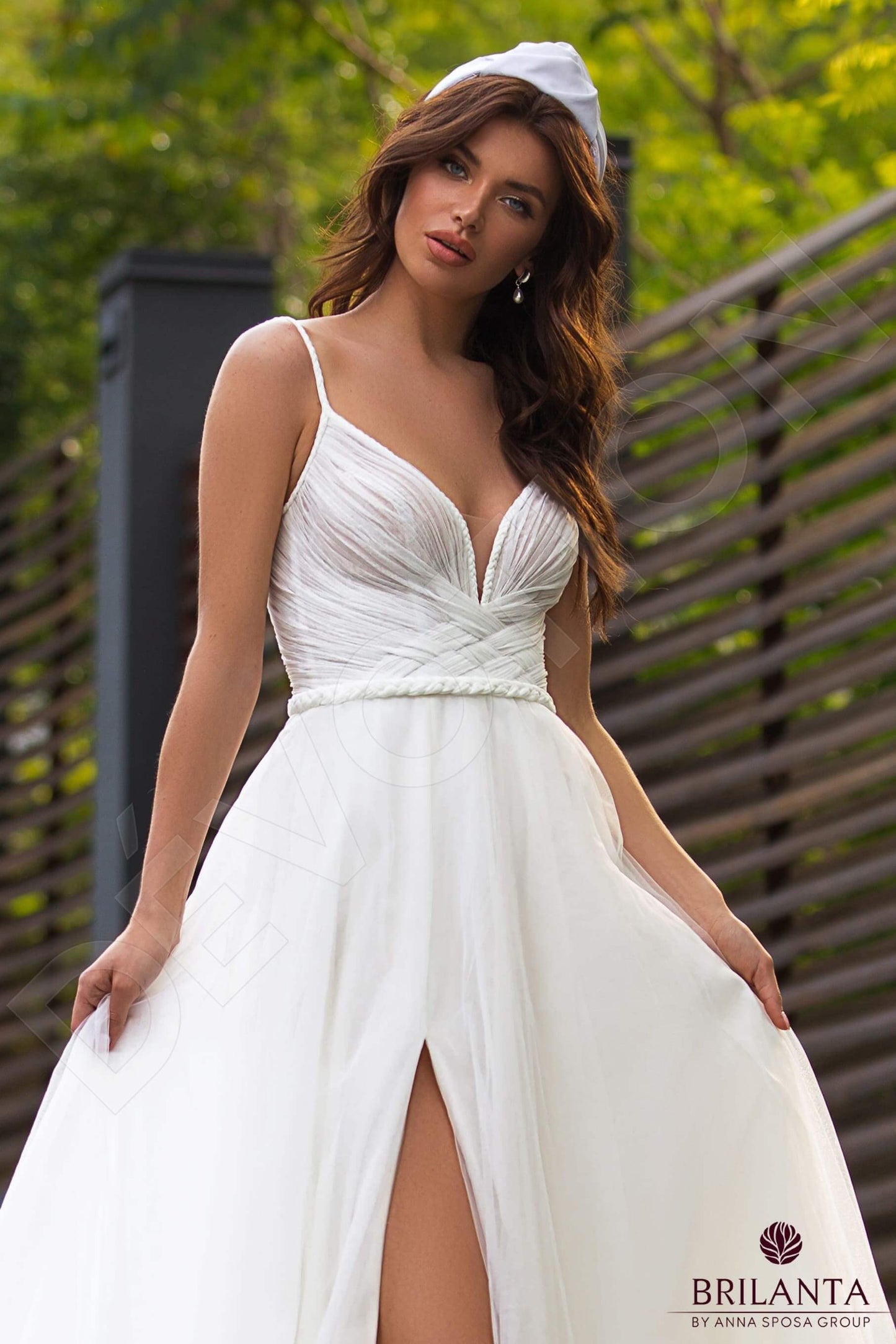 Glossy Open back A-line Sleeveless Wedding Dress 5