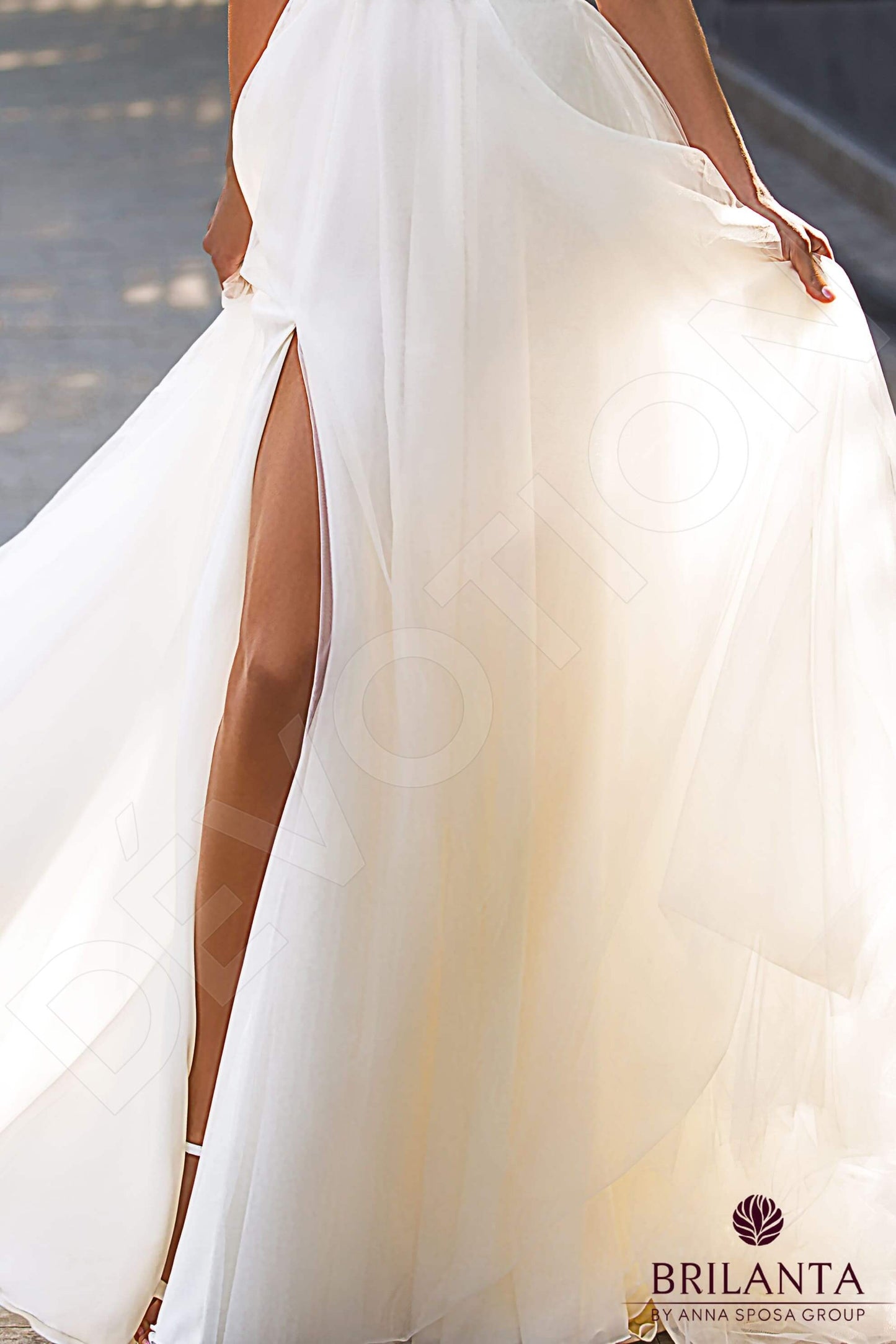 Glossy Open back A-line Sleeveless Wedding Dress 6