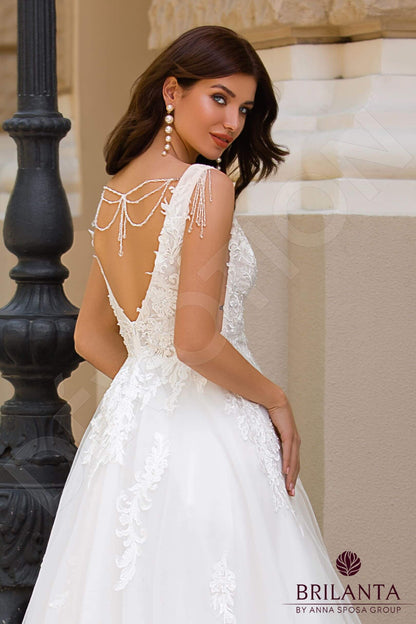 Ibris Open back A-line Sleeveless Wedding Dress 3