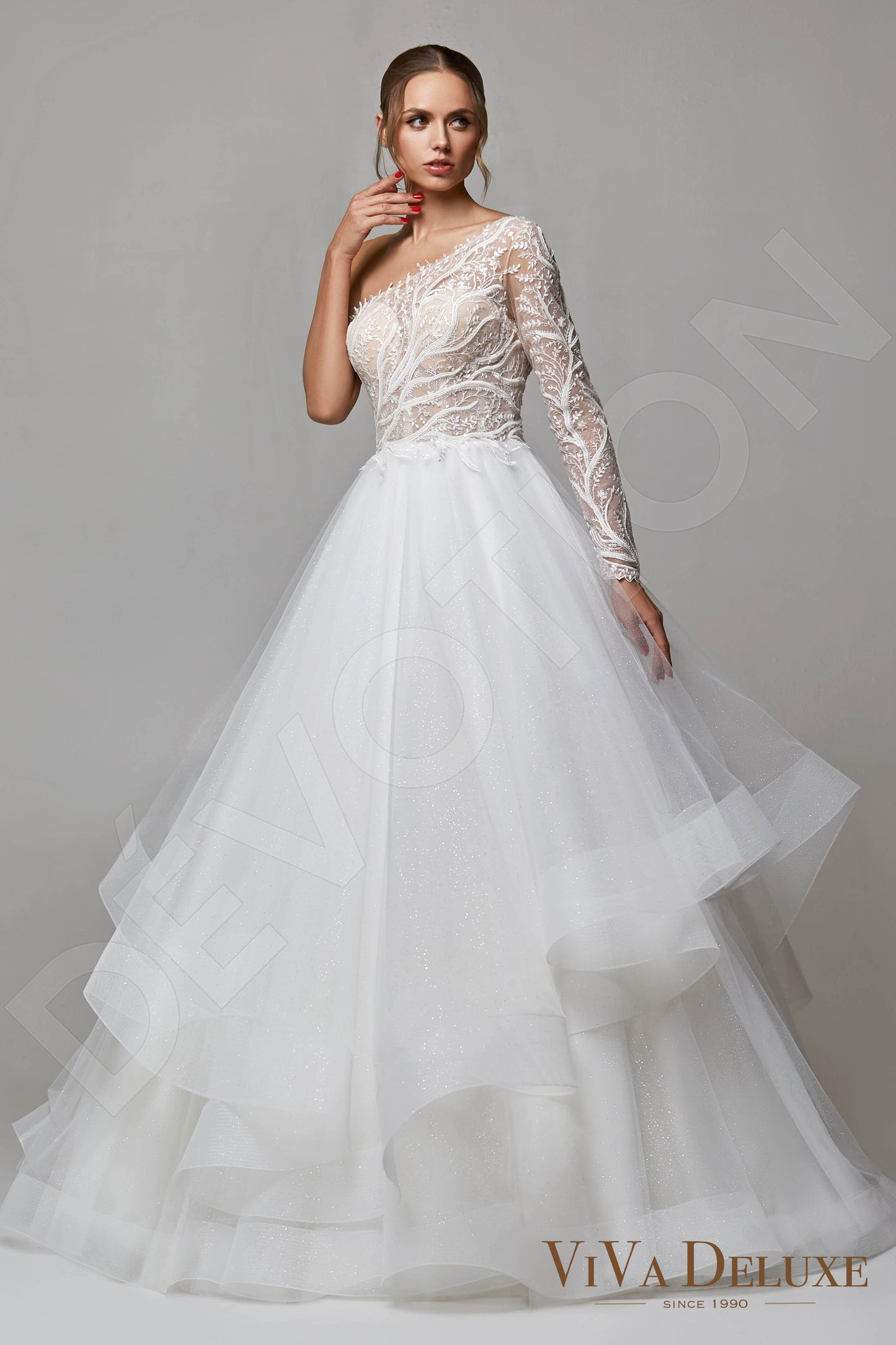 Nika Open back A-line Long sleeve Wedding Dress Front