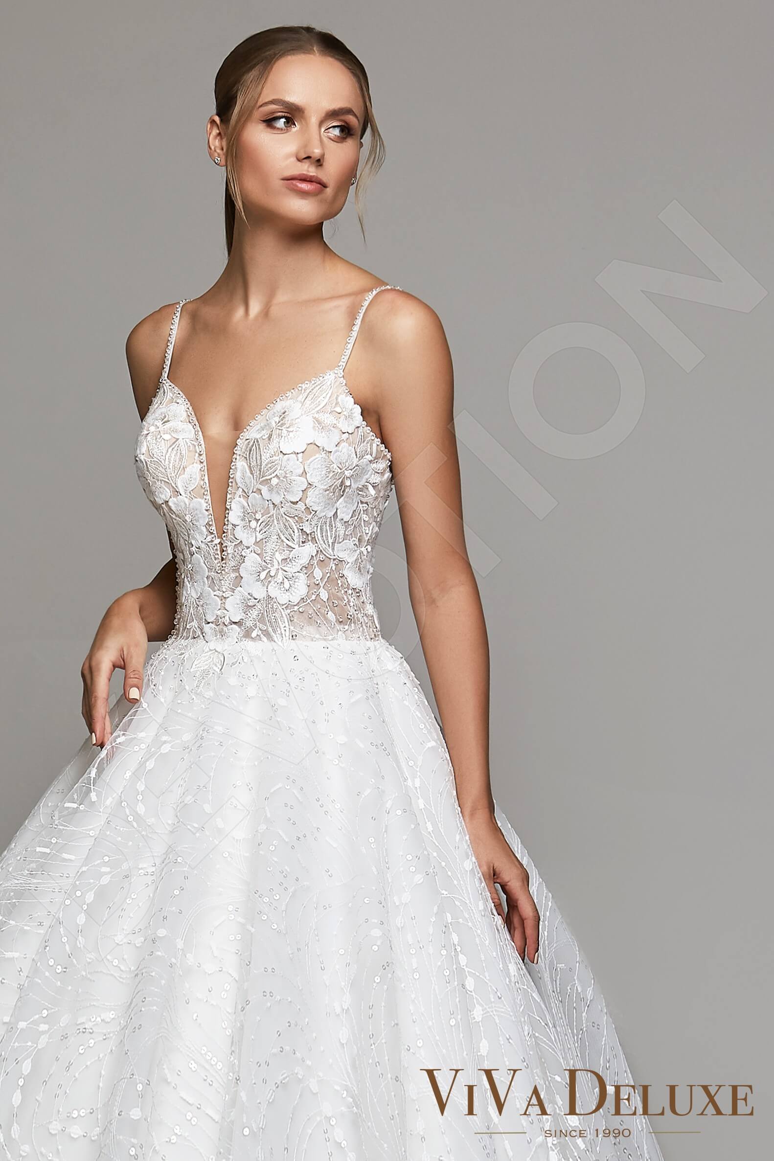 Glorie Princess/Ball Gown V-neck Ivory Wedding dress