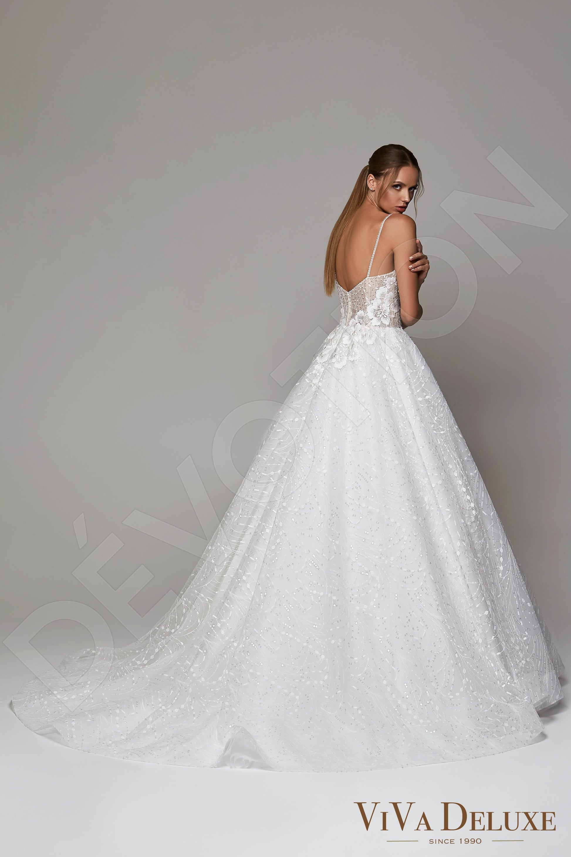 Glorie Princess/Ball Gown V-neck Ivory Wedding dress