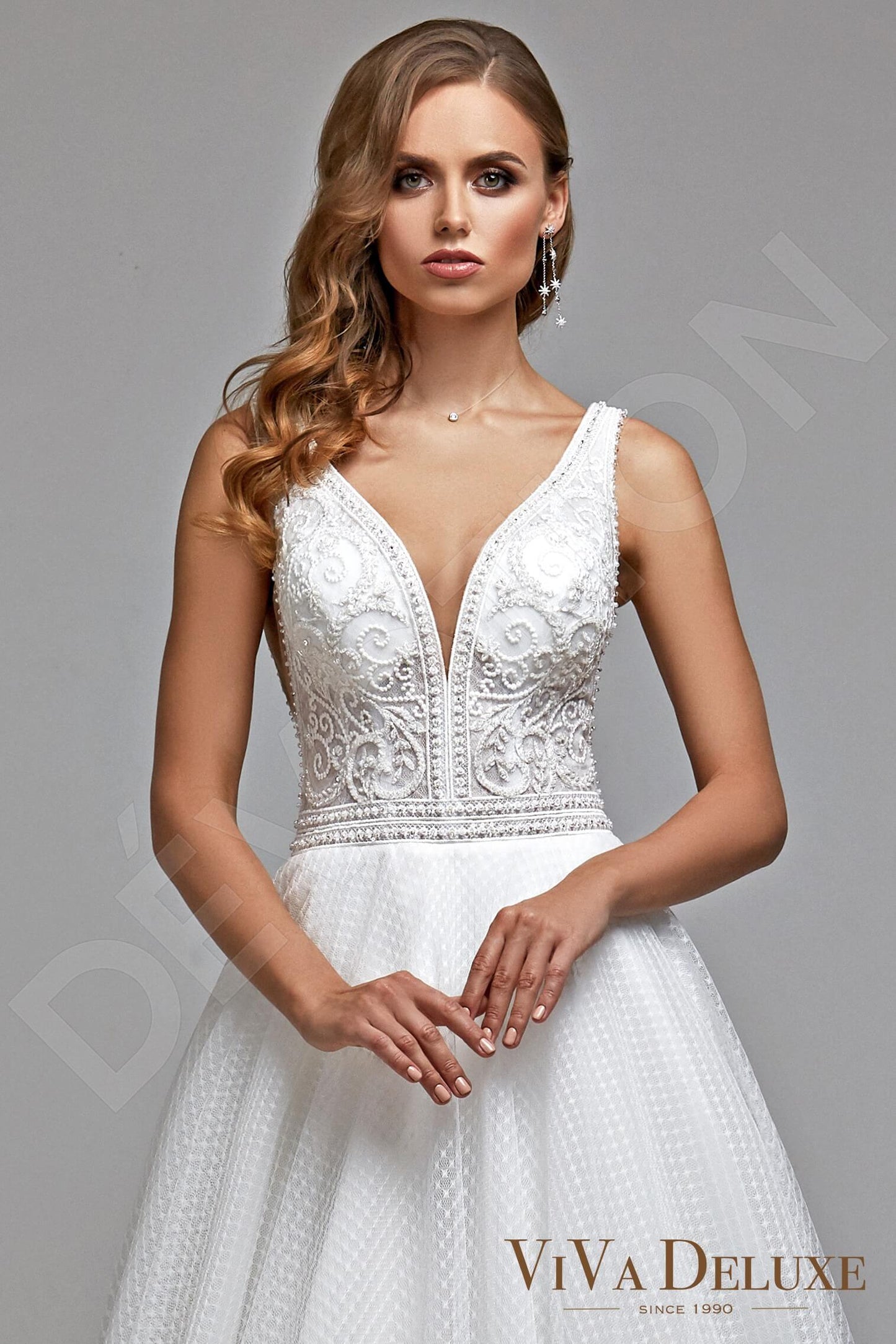Leyna Open back A-line Sleeveless Wedding Dress 2
