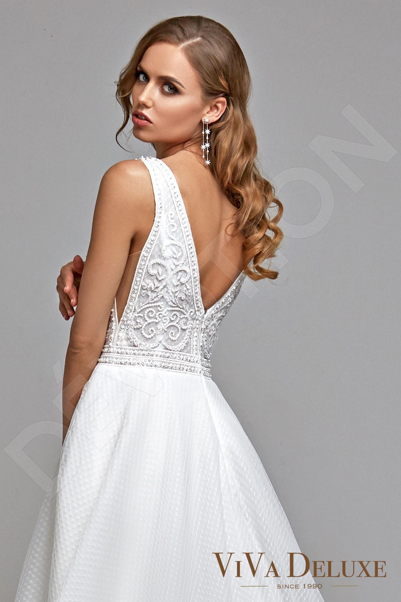 Leyna Open back A-line Sleeveless Wedding Dress 3