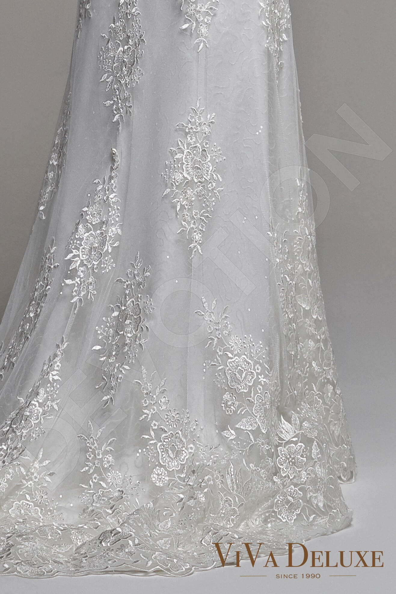 Lilianna Open back Sheath/Column 3/4 sleeve Wedding Dress 7