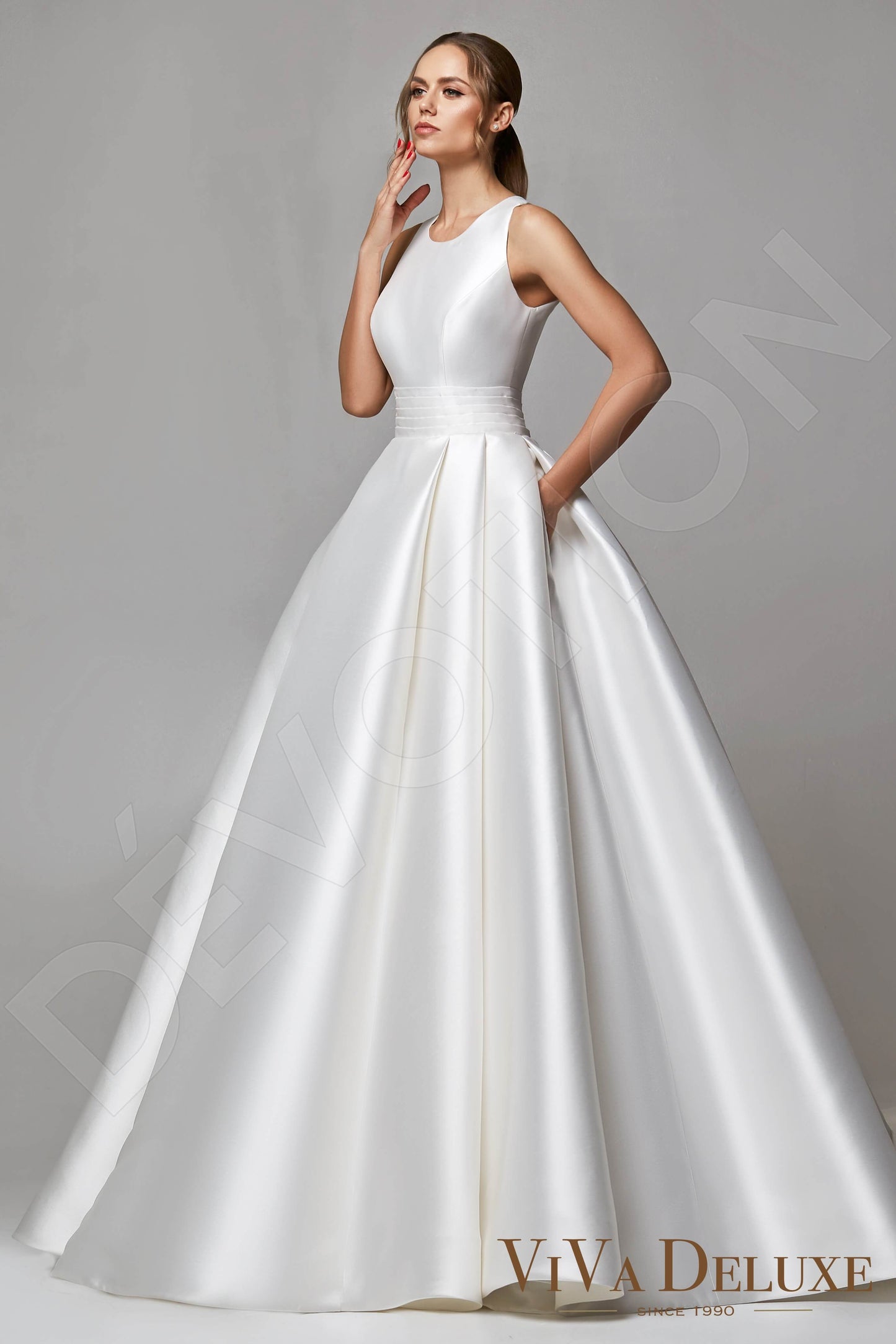 Linelle Open back Princess/Ball Gown Sleeveless Wedding Dress Front