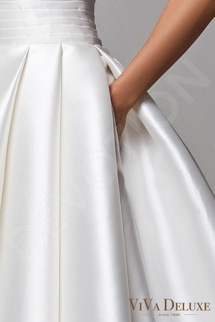 Linelle Princess/Ball Gown Jewel Ivory Wedding dress