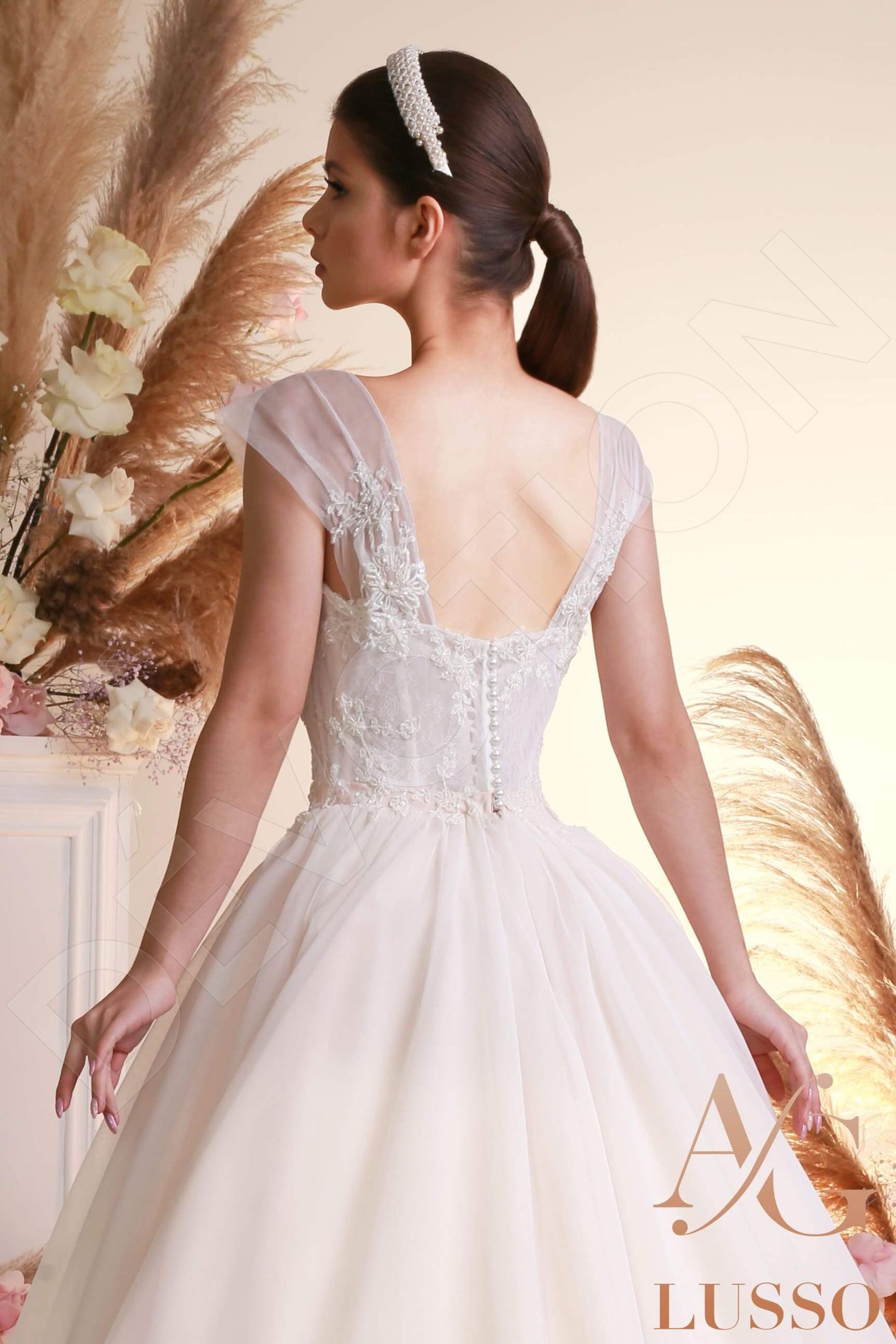 Elaria Open back A-line Sleeveless Wedding Dress 3