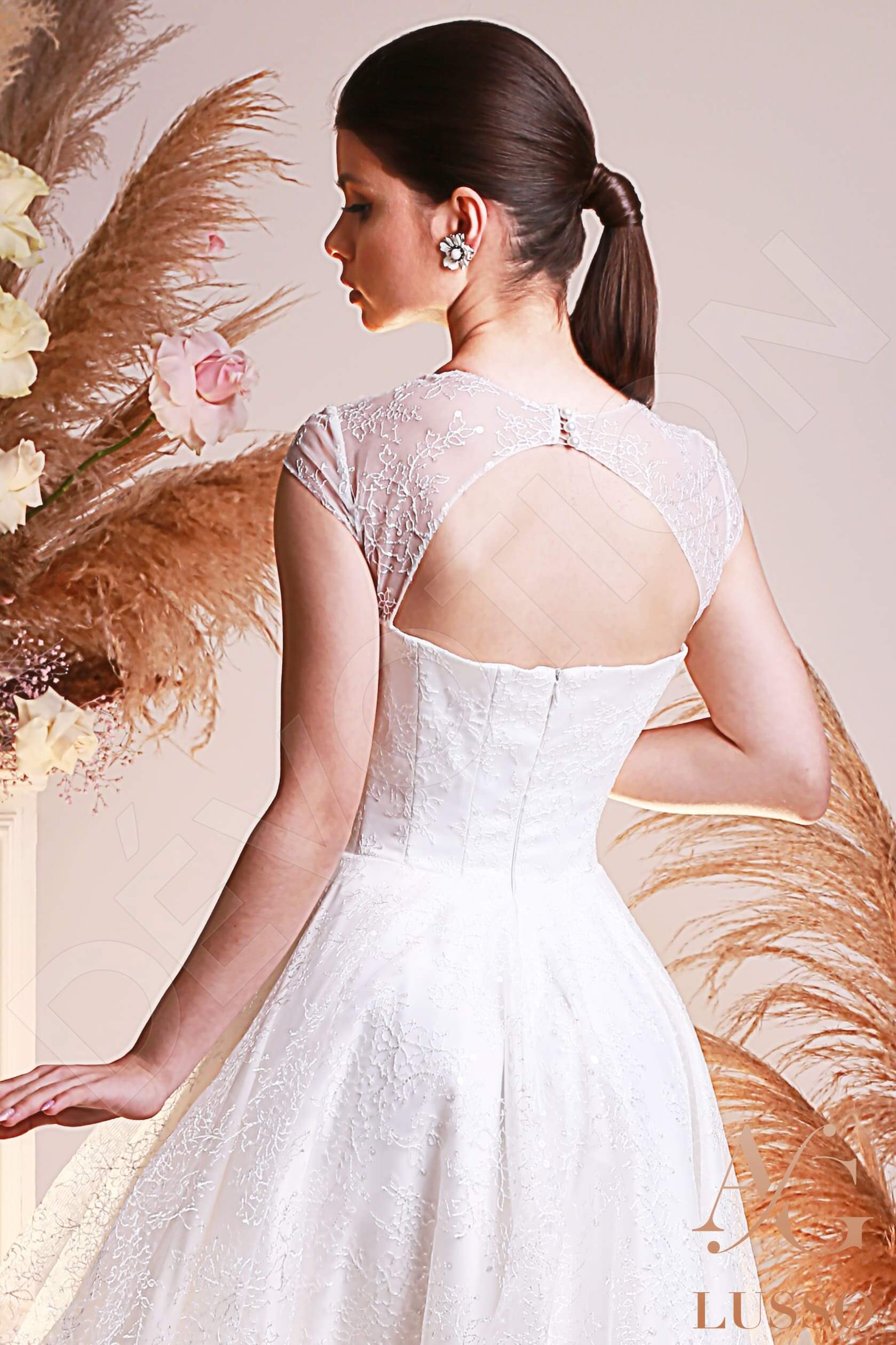 Vela A-line Sweetheart Ivory Wedding dress