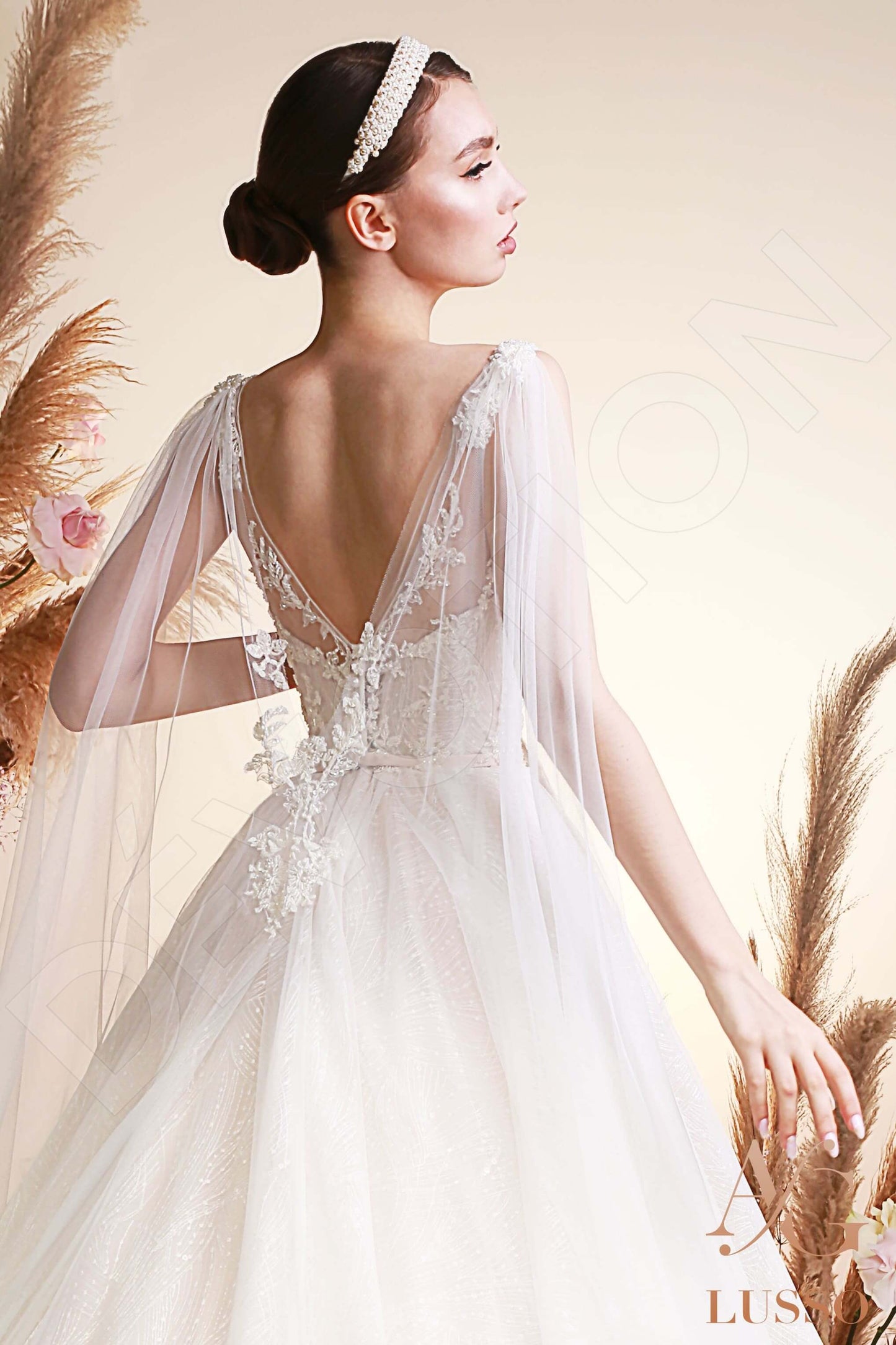 Ziada Open back A-line Sleeveless Wedding Dress 3