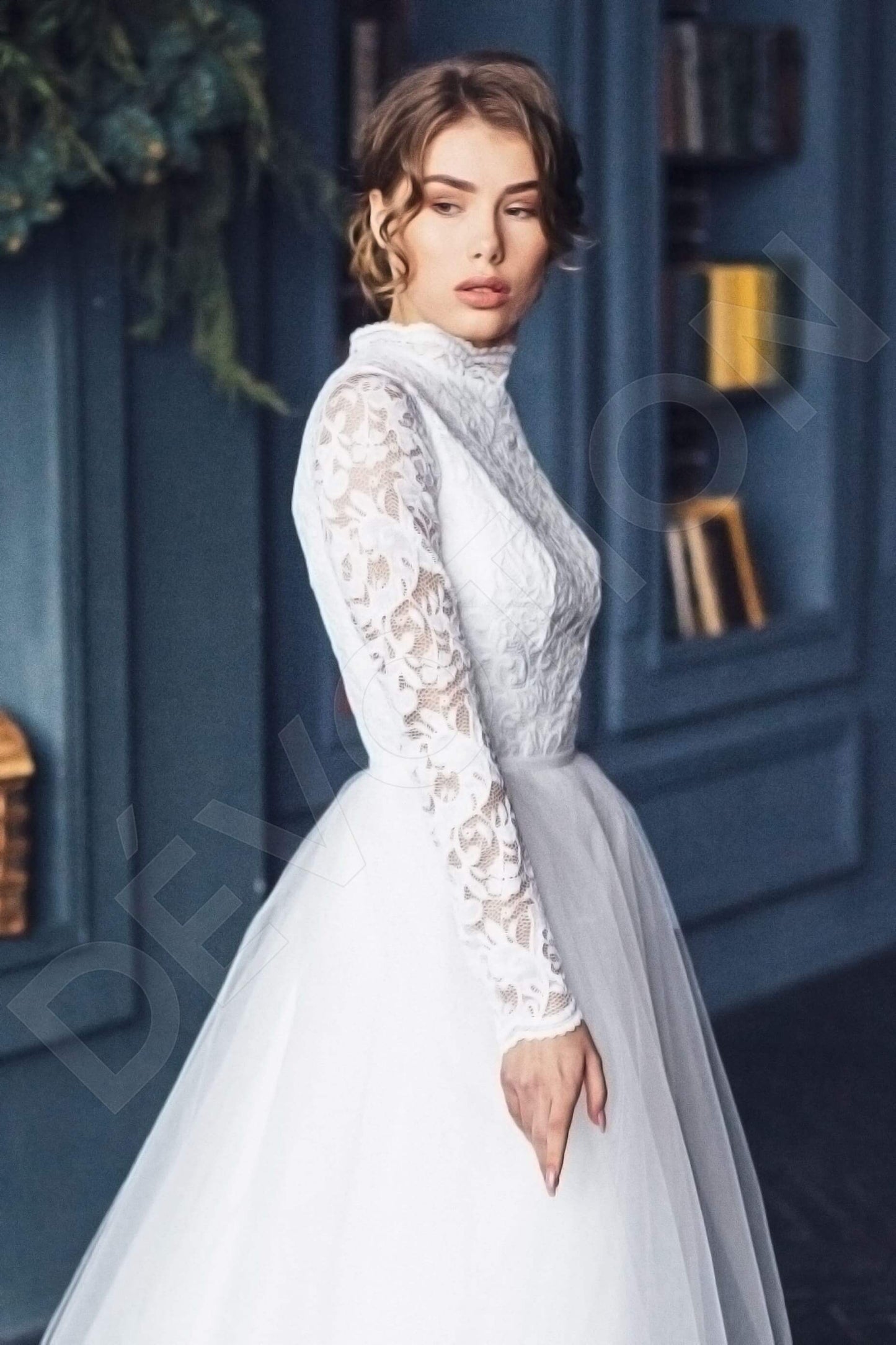 Callie Full back A-line Long sleeve Wedding Dress 4